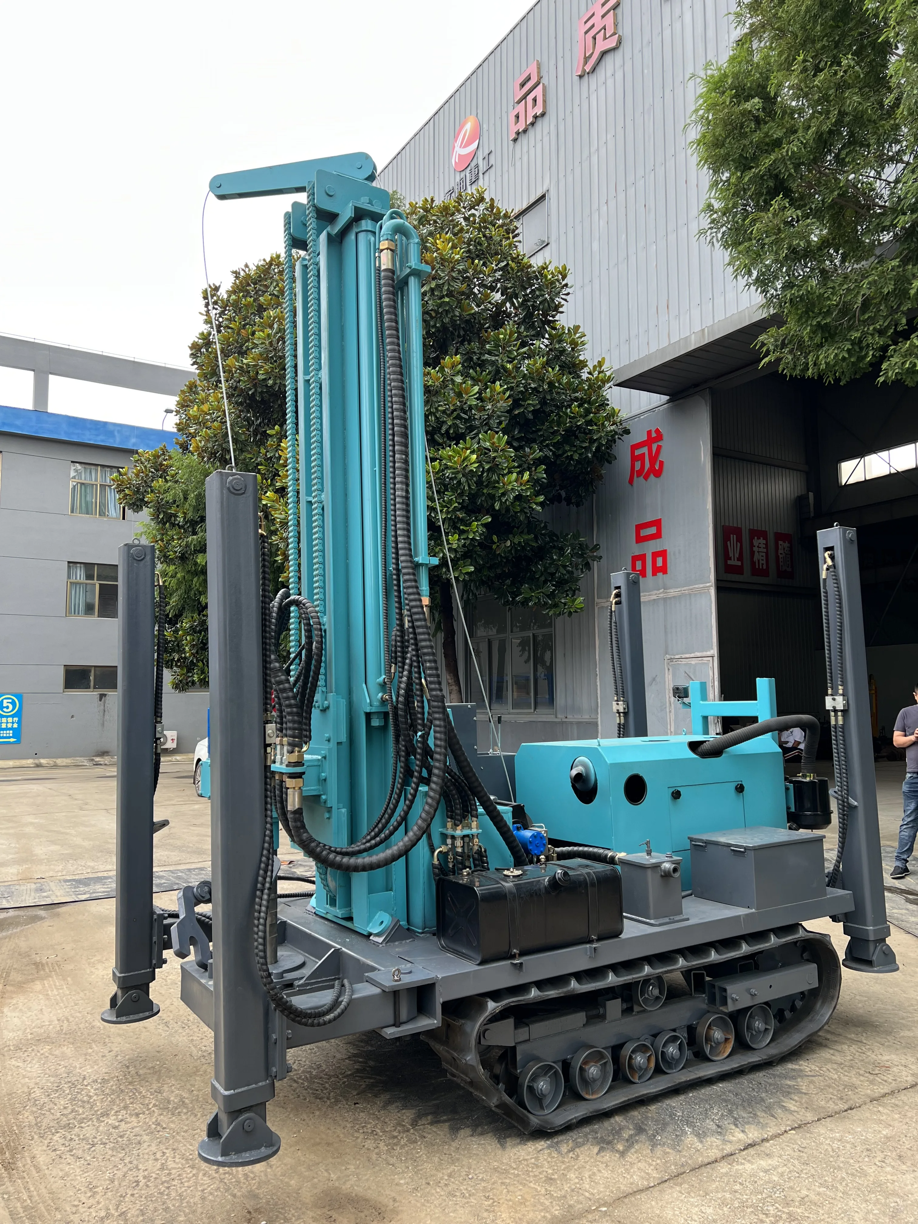 crawler durable rotary pneumatic drilling and blasting hammer Efficiency drill borehole drilling rig