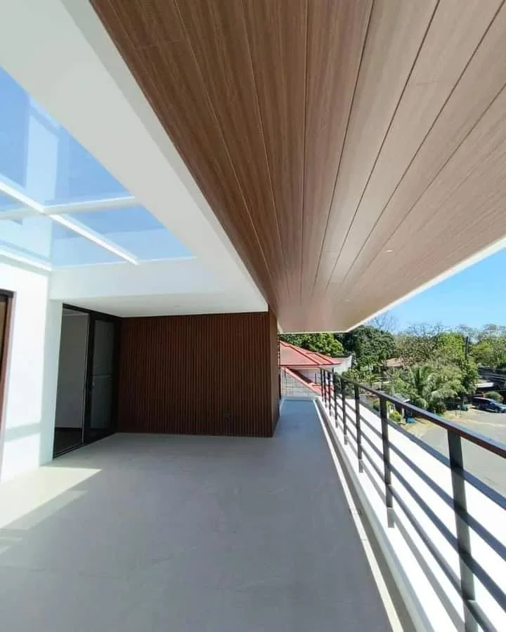 High quality wood ceiling wall moisture proof waterproof interior decorative price pvc ceiling panel