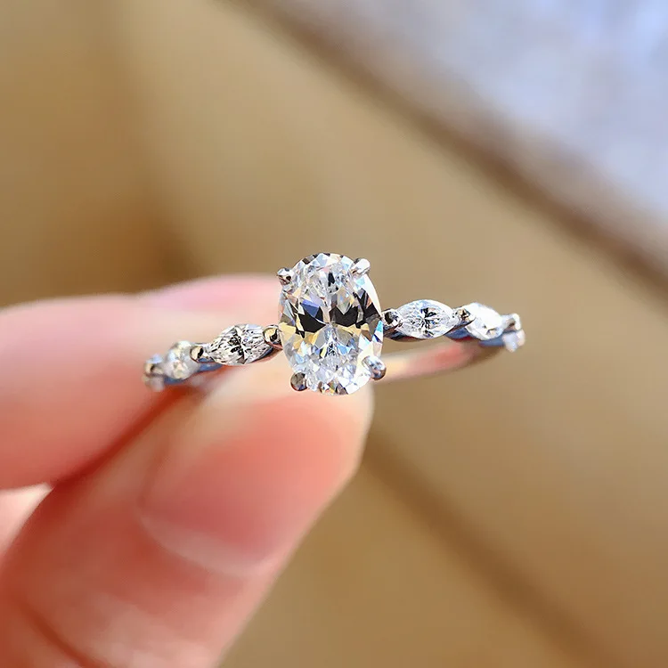 New Design 18K Gold 1CT Oval Moissanite with Marquise Ring Moissanite Jewelry Anniversary Ring Engagement Ring