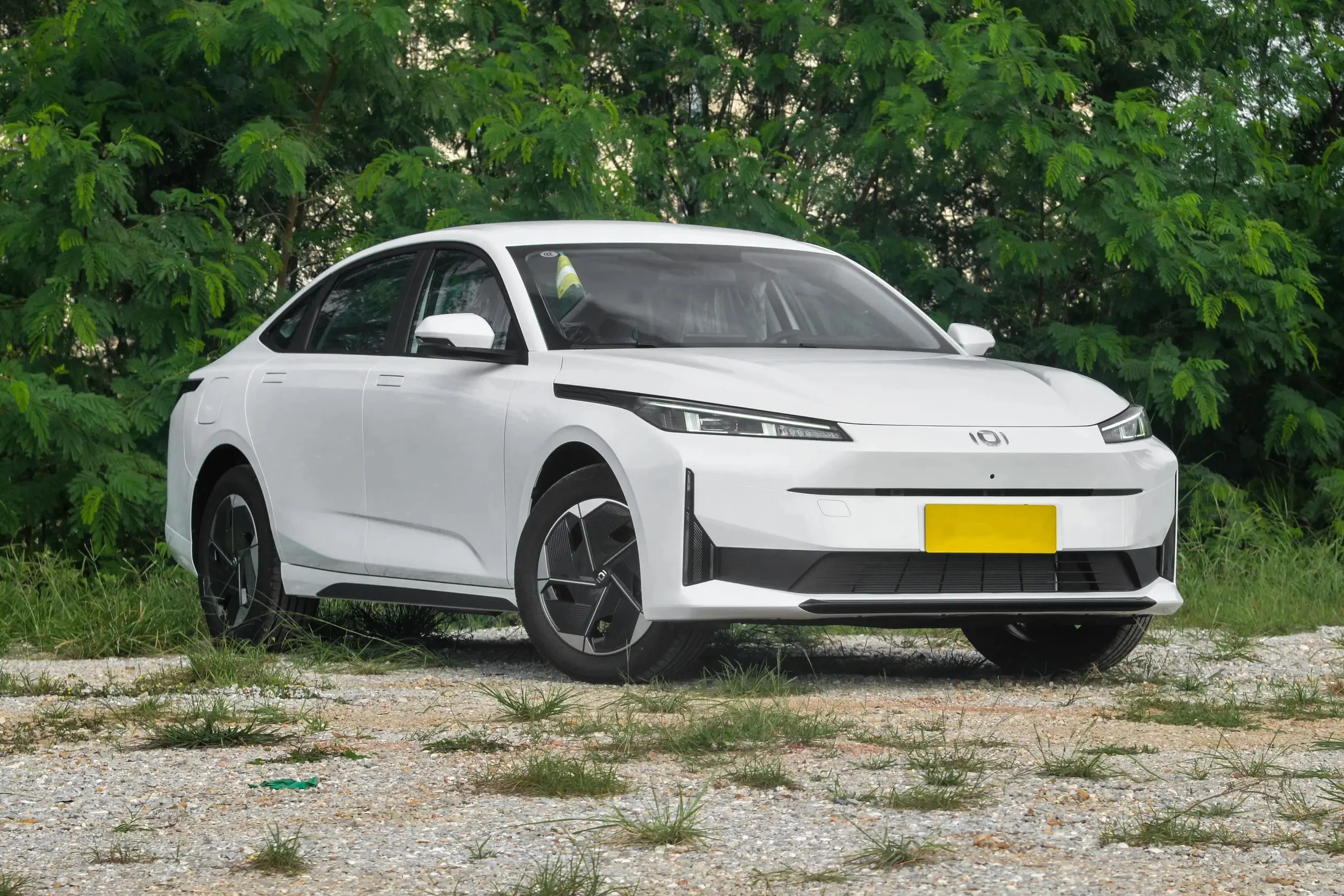 Предоплата новых автомобилей Changan Qiyuan A05 электронный автомобильный подключаемый Гибридный электромобиль Nevo для продажи