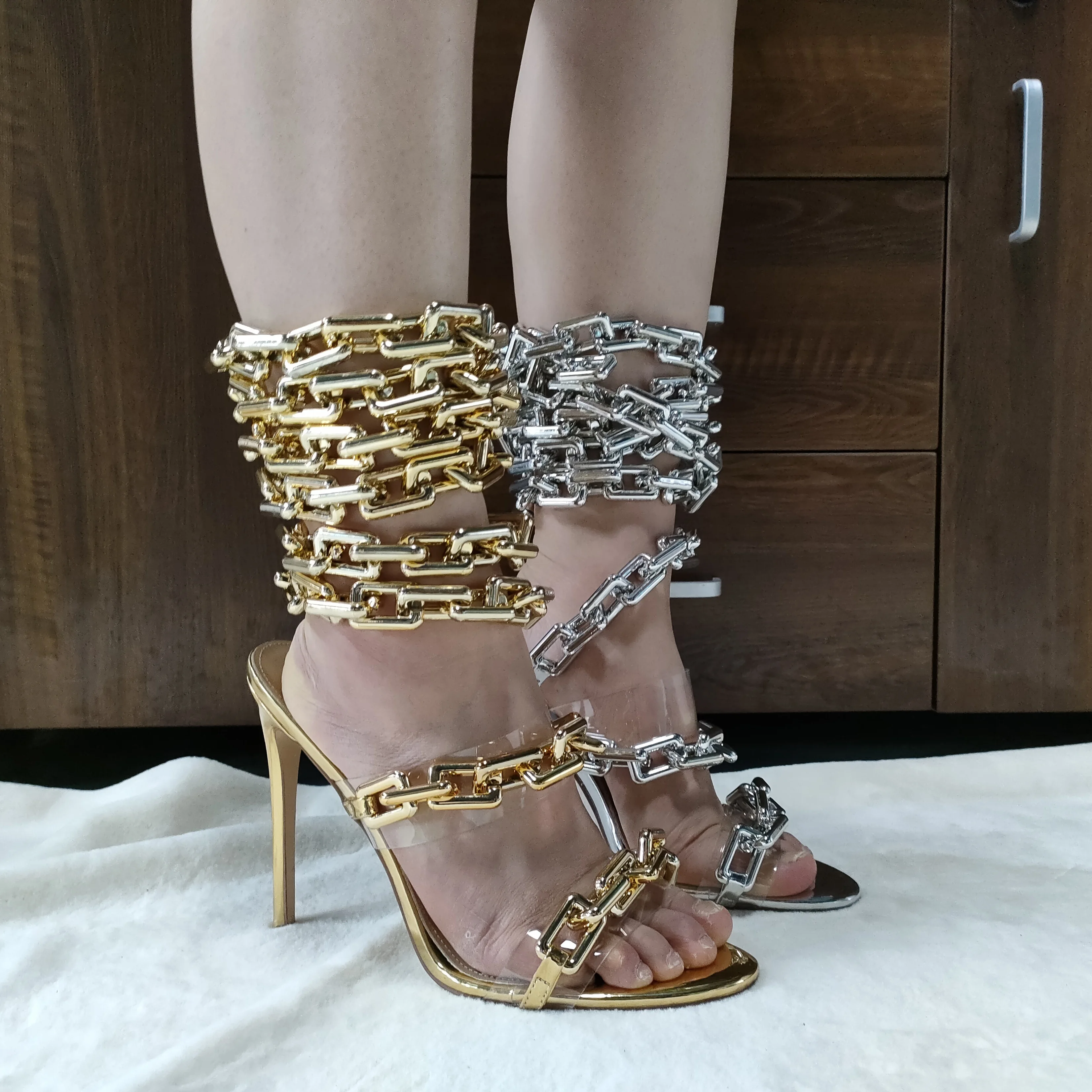 Босоножки женские на цепочке, сандалии на высоком каблуке, роскошная пикантная обувь с металлической цепочкой, лето, 2021