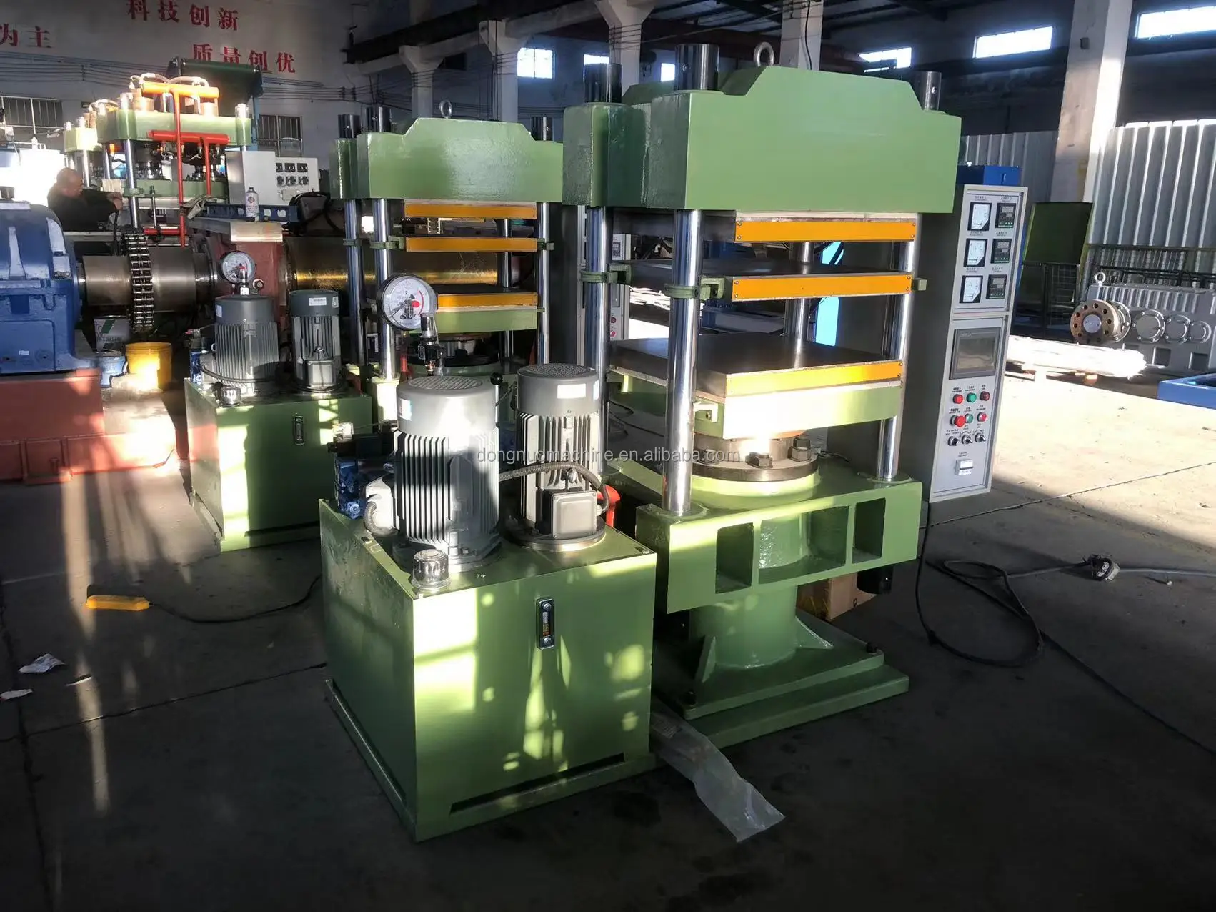 Lab Hydraulics Small Mold Vulcanizer Silicone Rubber Sheet Vacuum Press Machine