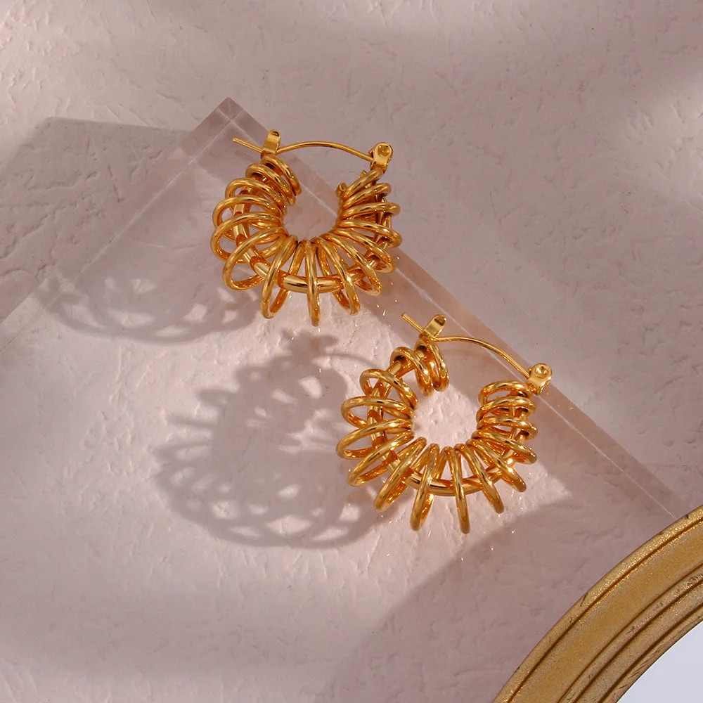 Minimalist Waterproof Stainless Steel Round Hollow Geometric Unusual Jewelry 18K Gold Winding Chunky Hoop Earrings For Women