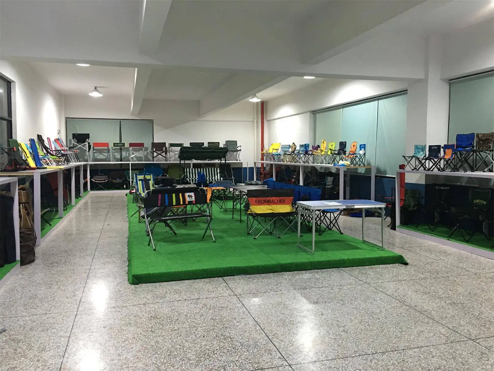 Распродажа от производителя складное кресло для кемпинга-Наслаждайтесь открытым креслом со встроенными подстаканниками