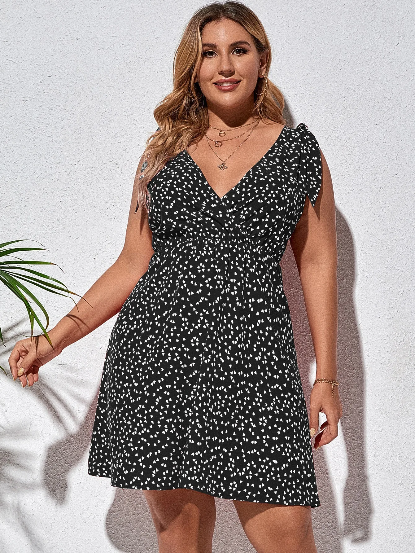 Women Oversized All Over Heart Side Tie Wrap Printed Halter Mini Plus Size Dress 2022