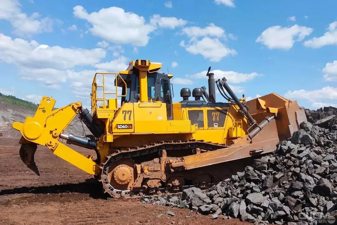 Bulldozer 71Ton 610HP SD60-C5 Large Track Dozer in Stock for Sale