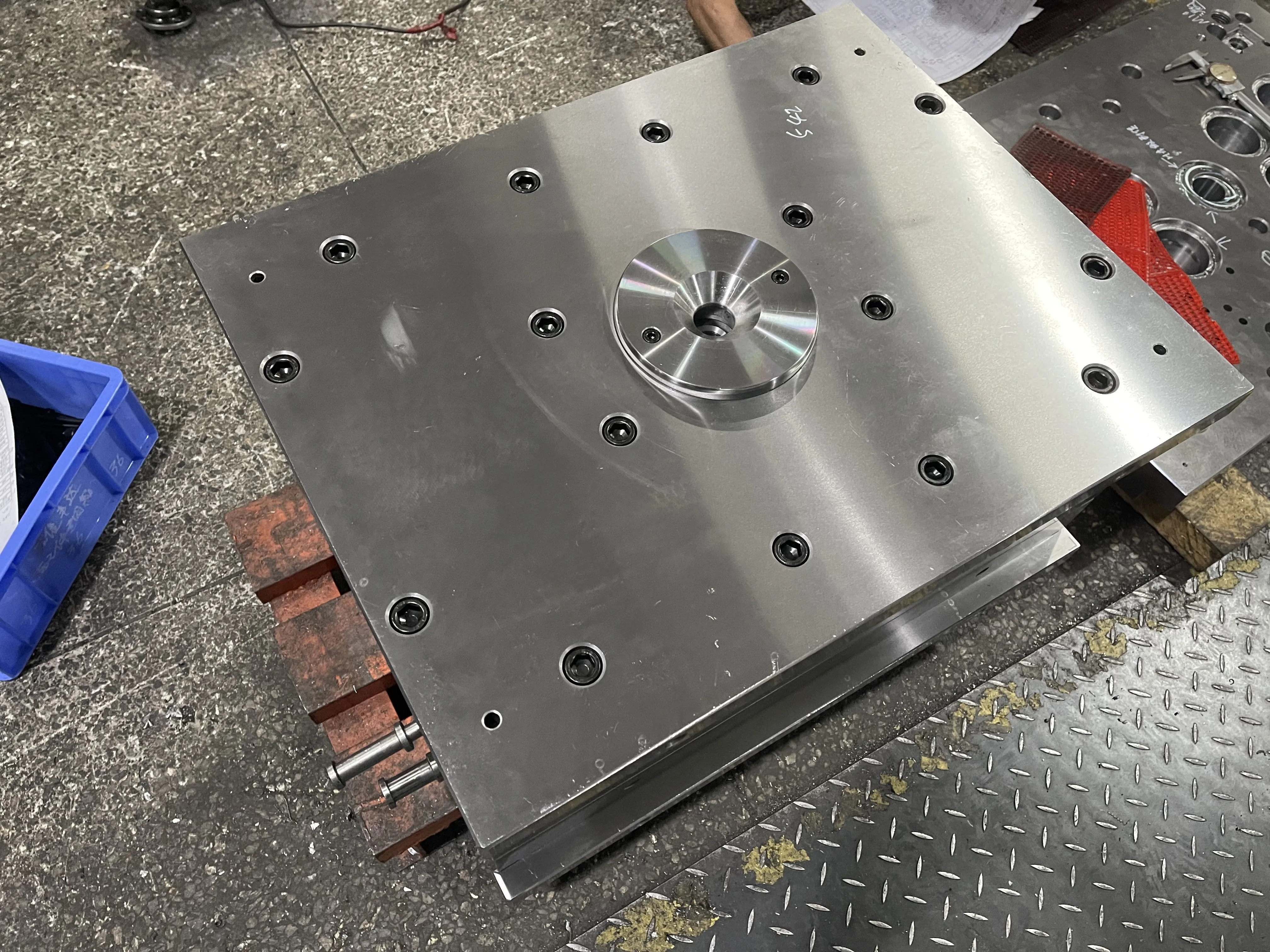Professional YASDA OKUMA CNC Mold Base Multicavity Bottlecap Medical Products Plastic Injection Molding  Mould Base