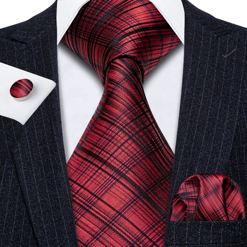 Wholesale New Design Striped Plaid Mens Silk Tie Handkerchief Set