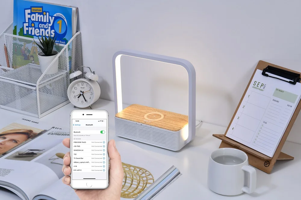 Home Decor Table Lamp Wood Imitation Bedside Lamp With Bluetooth Speaker Wireless Table Lamp