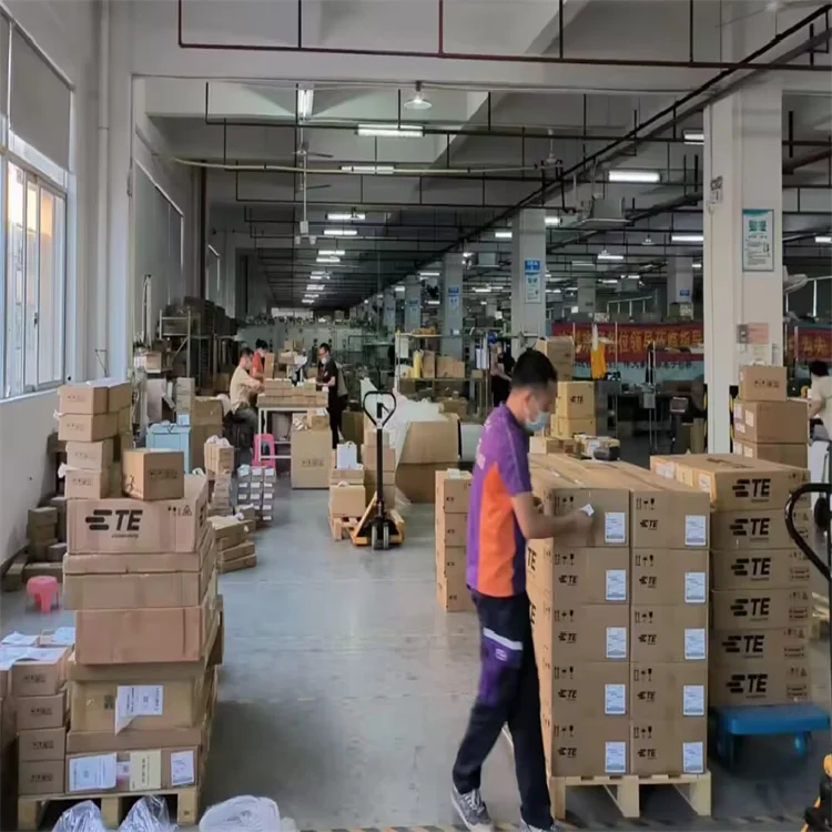 New Original Integrated Circuit Microcontroller MBRS540T3G 	Schottky Diodes  discrete semiconductor modules