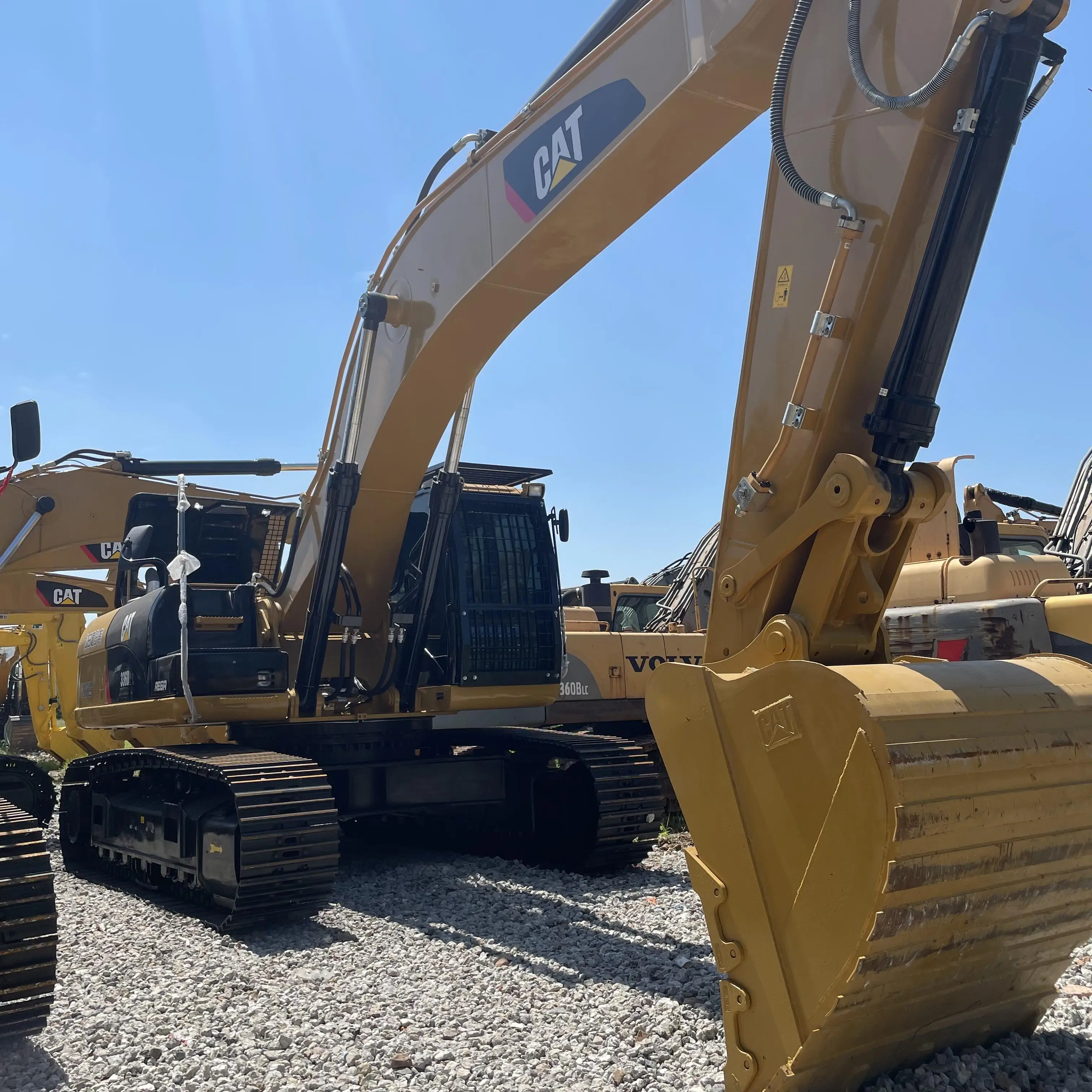 Б/у Caterpillar CAT336D2L по низкой цене высокая мощность стабильная производительность и хороший двигатель для продажи