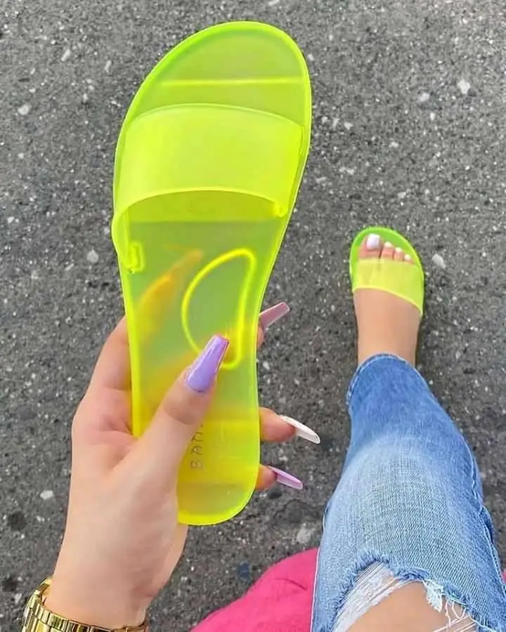2022 Fashion Summer Sandals Clear Shoes Slip-On Jelly Shoes Ladies Flat Beach Sandals Outdoor Woman Slides