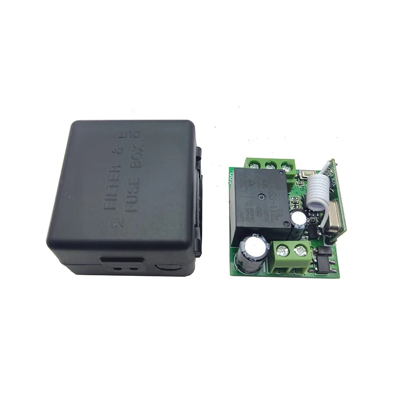Remote control switch, 12V single channel relay module RF wireless switch receiver equipped with portable remote control