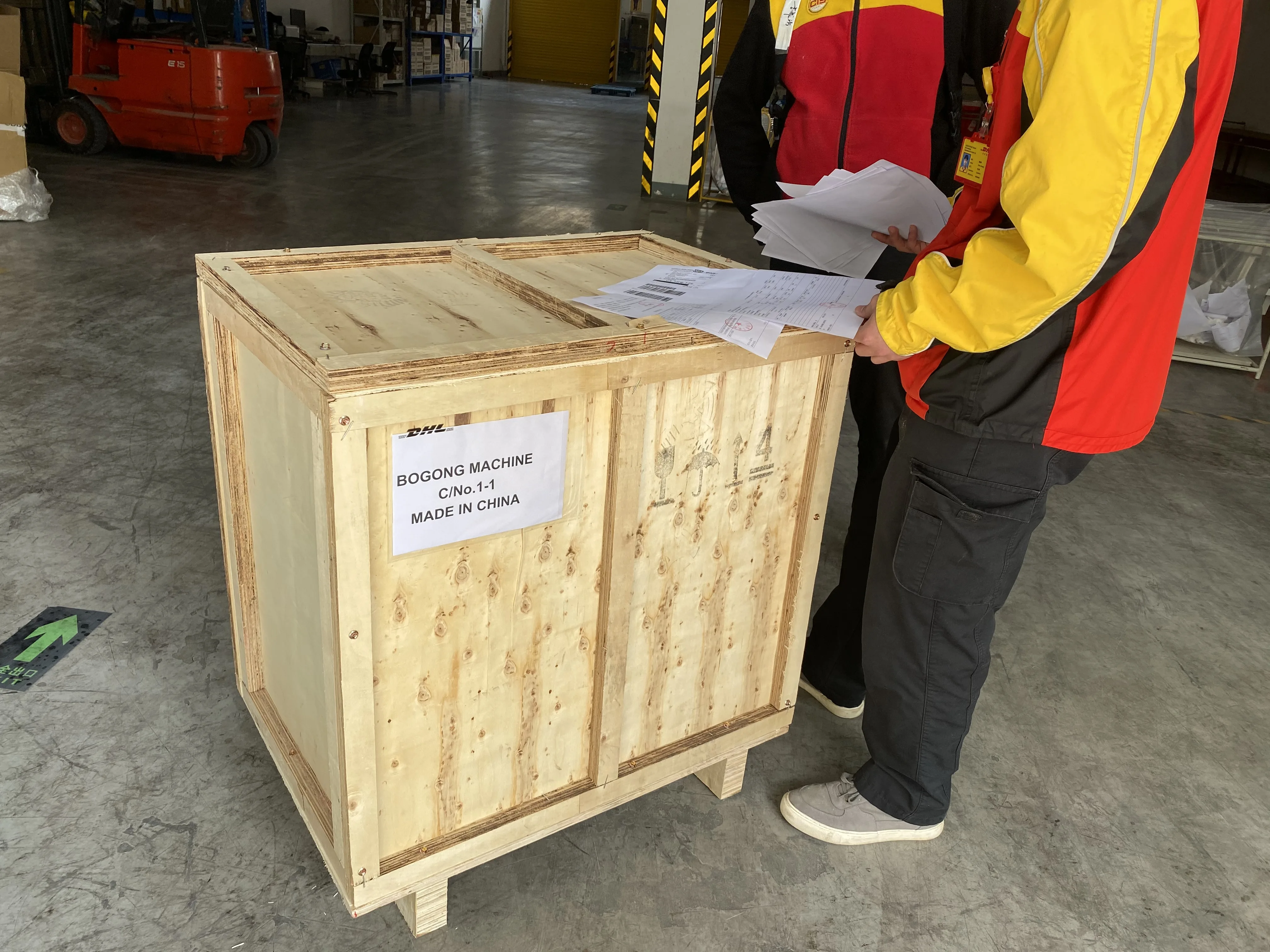 Jewelry Gold Silver Pendants Rings Necklace  Enclosed Laser Engraving Marking Cutting Machine Jewelry Laser Engraving Machine