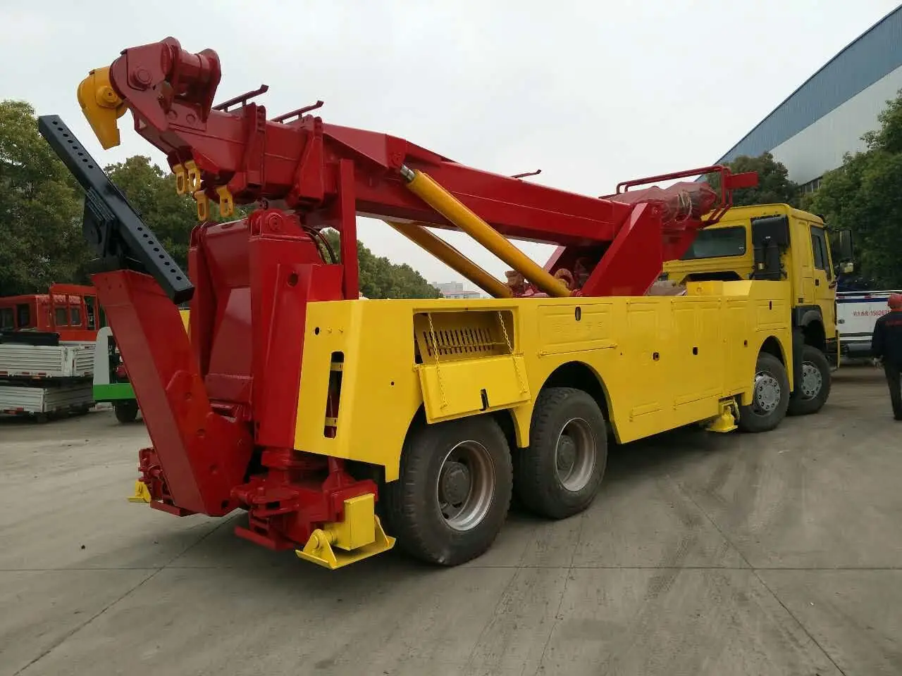 Shacman 8x4 12 wheel 25 tons recovery wrecker truck 30 tons Rotator Road Towing Truck wrecker for sale
