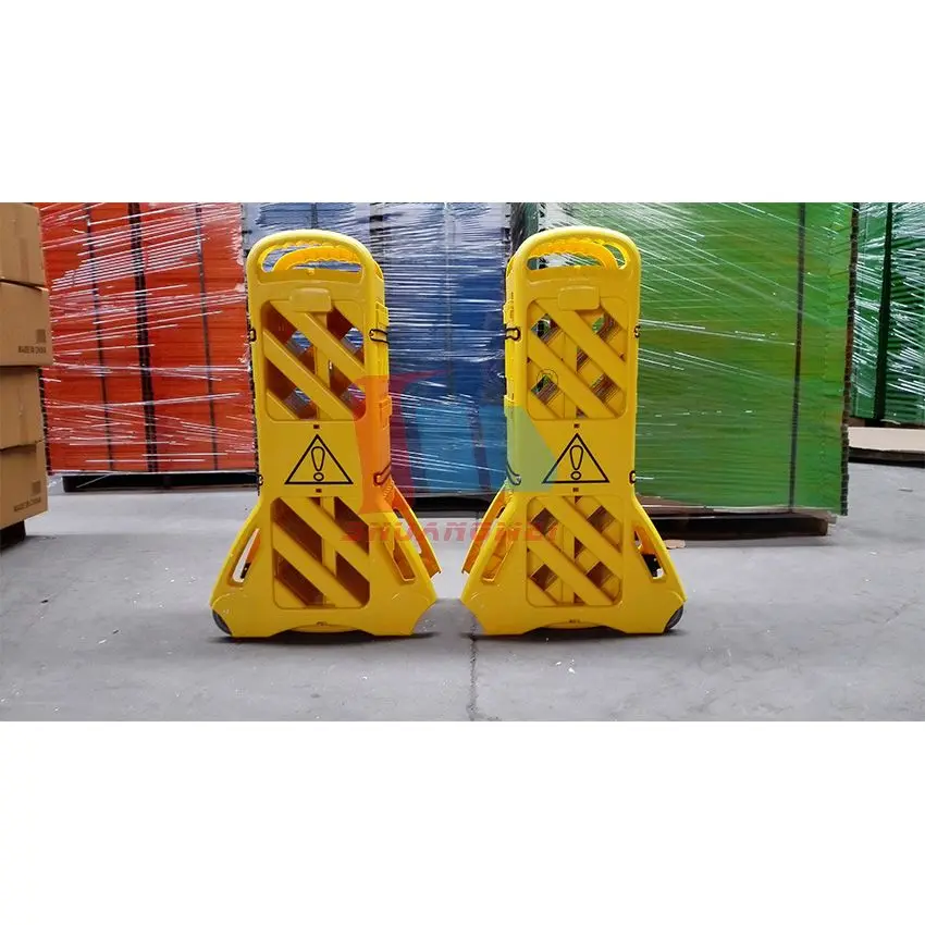 Scratch Resistant Compact Sturdy Pp Retractable Traffic Fence Warning Foldable Plastic Traffic Barrier With Detachable Castors