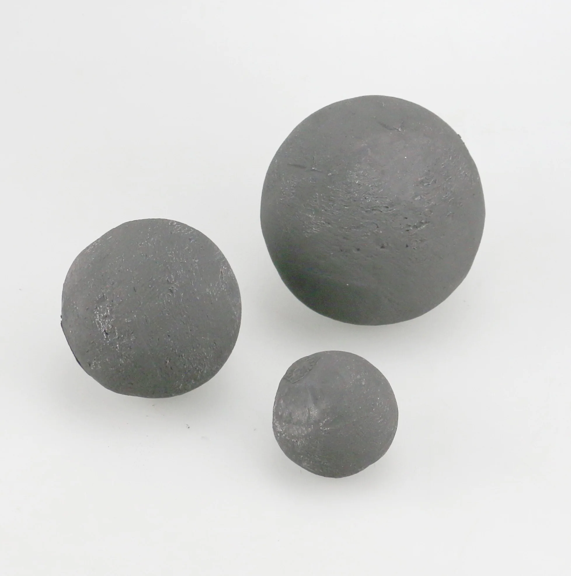 Ceramic balls for gas fireplace