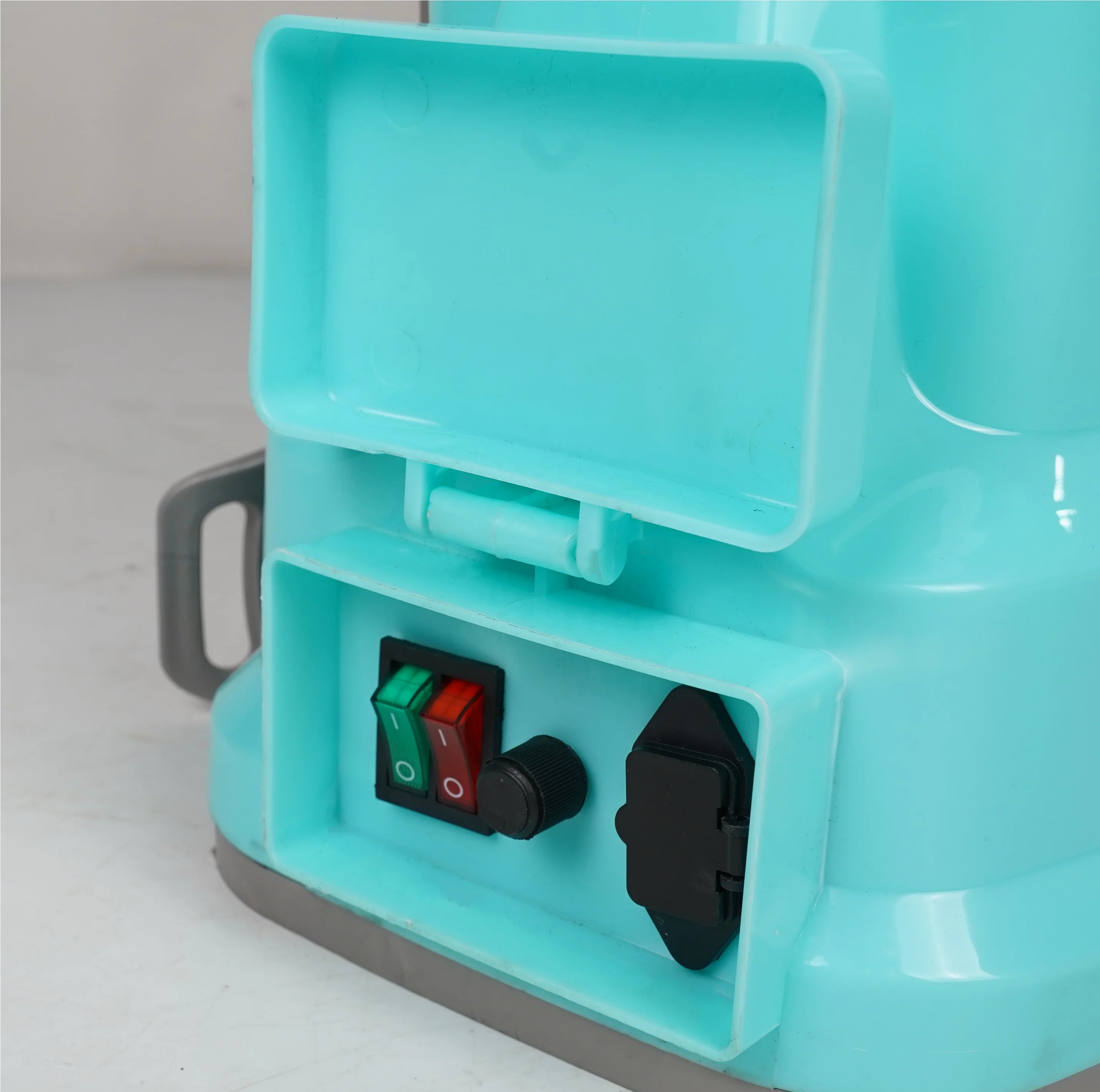 Yiwu suka Agriculture knapsack sprayer battery operated agriculture sprayer factory price battery pump sprayer