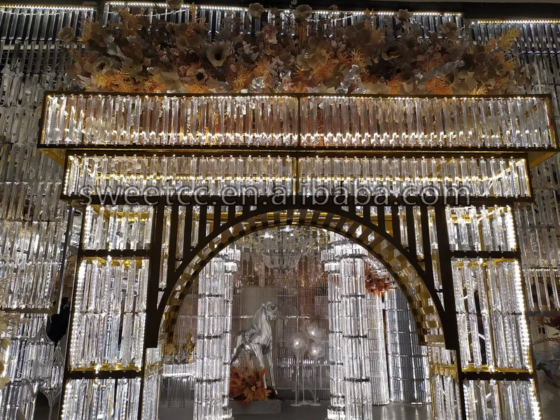 2020 New Design Crystal Wedding Background Gold Wedding Backdrop for  Wedding Stage Decoration