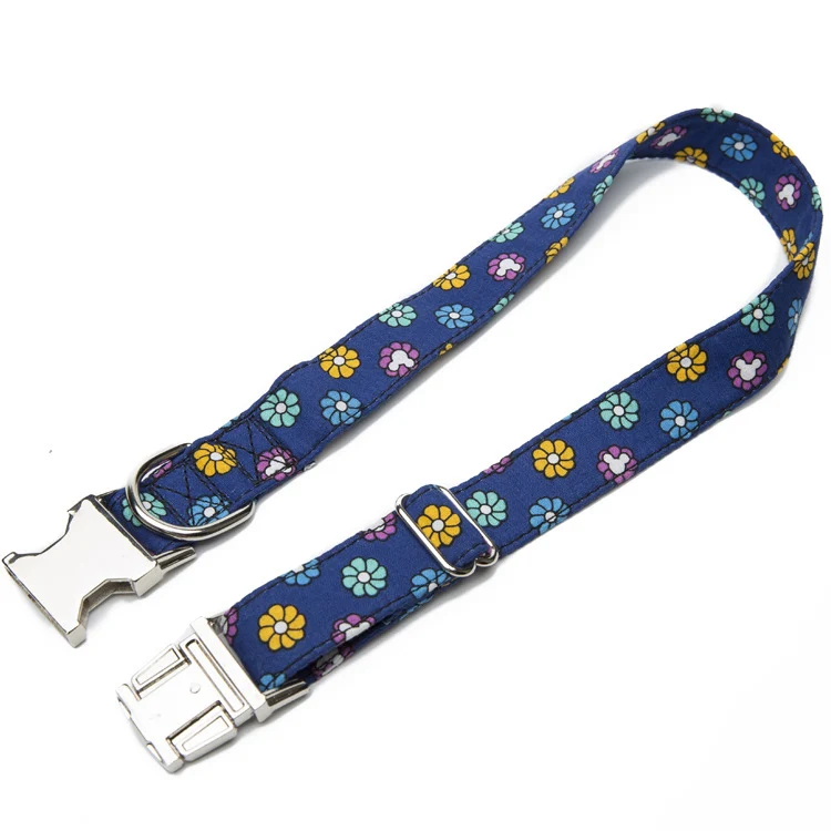 2021 Fashion Trend Lovely Flower Pattern Metal Lock Leash Neck Pet Collars