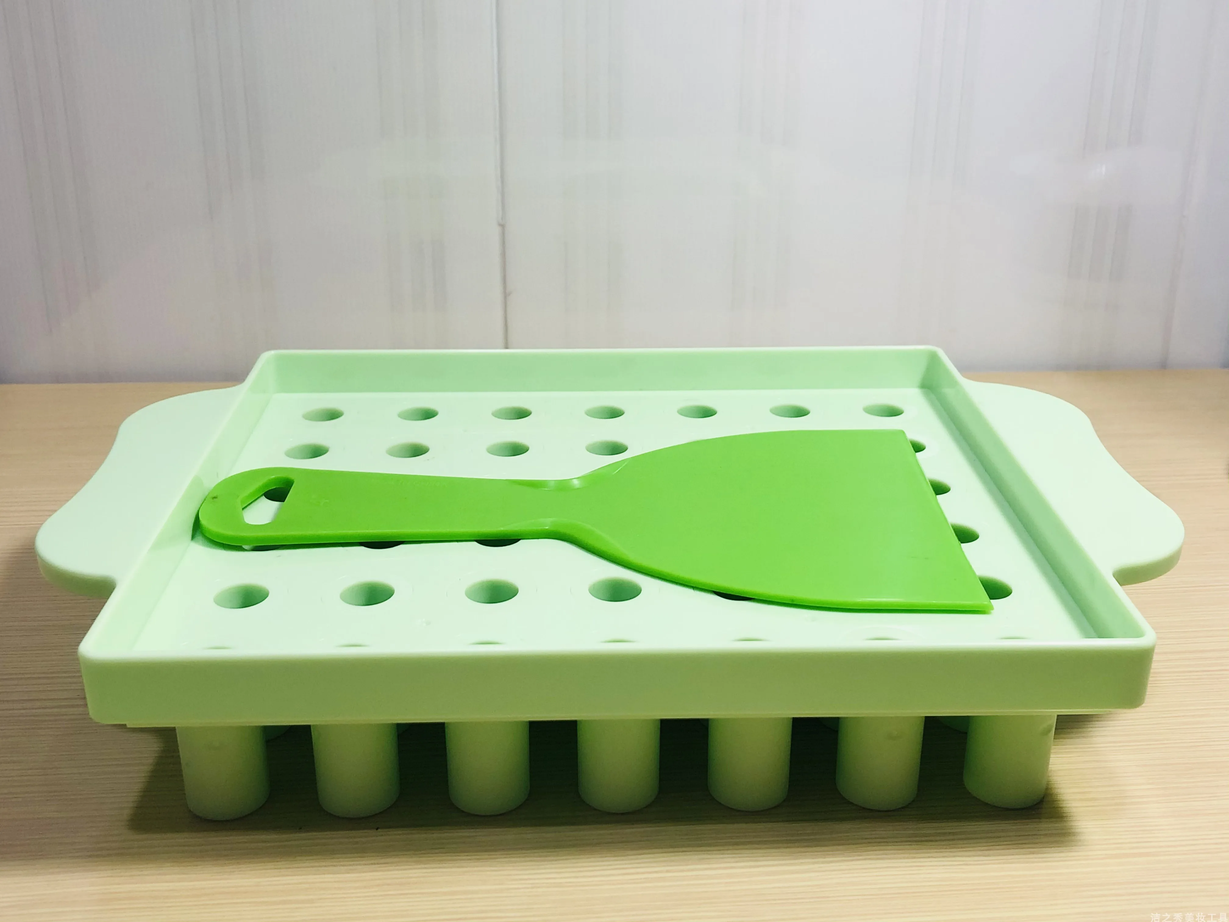 filling machines for 3g 4g cosmetic chapstick lip balm tube lipstick tube packaging lipstick tube mouldings