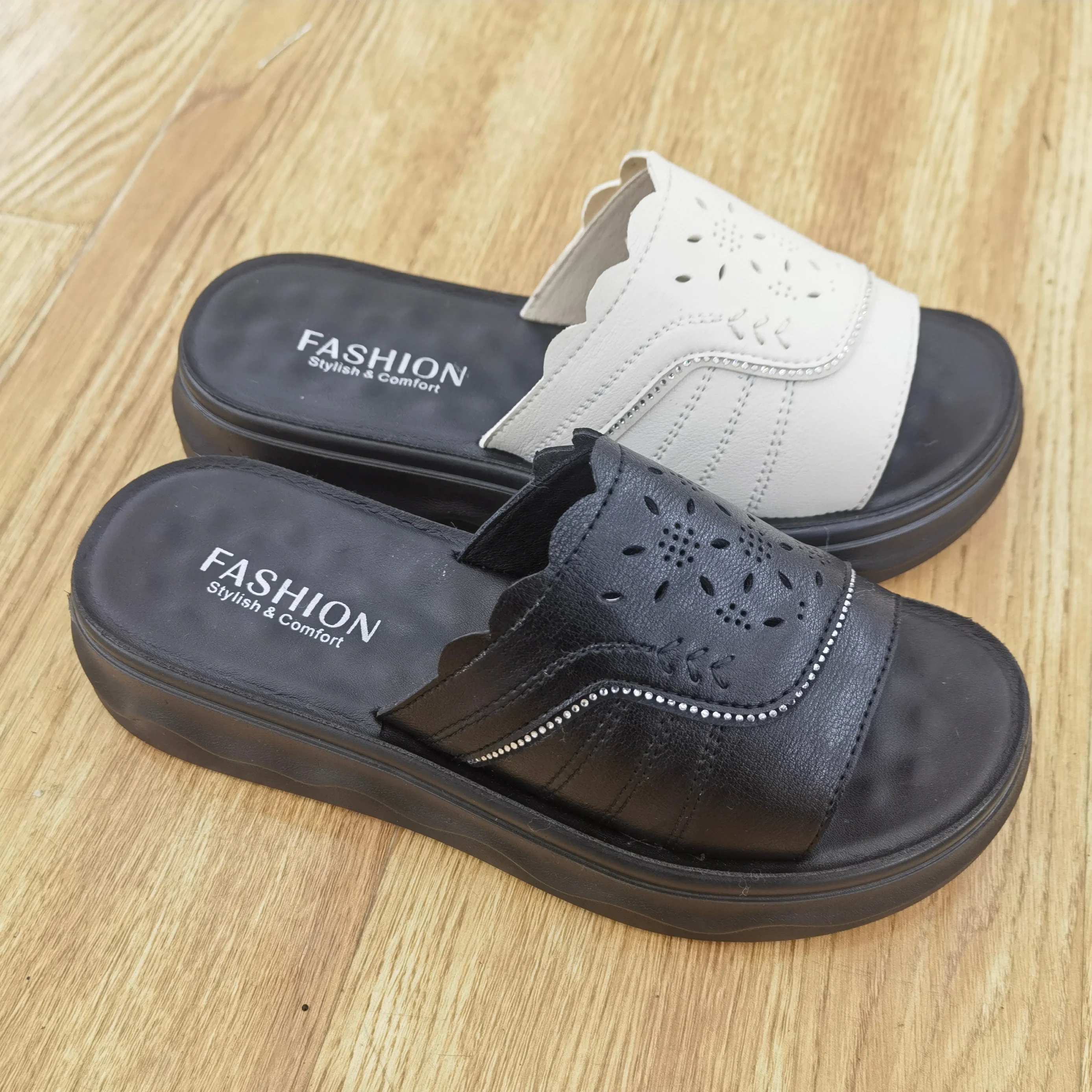 Comfortable Slip On Style Sandals for Women Ladies Fashion Slide Sandals