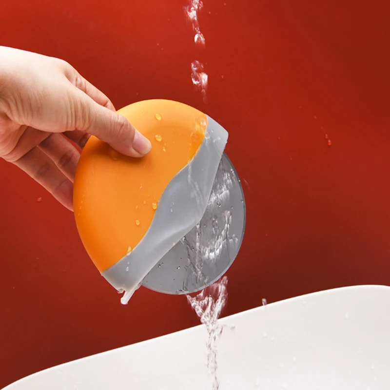 Amazon hot sale protective blade guard safe storage handheld sharp slice pizza wheel cutter with cover