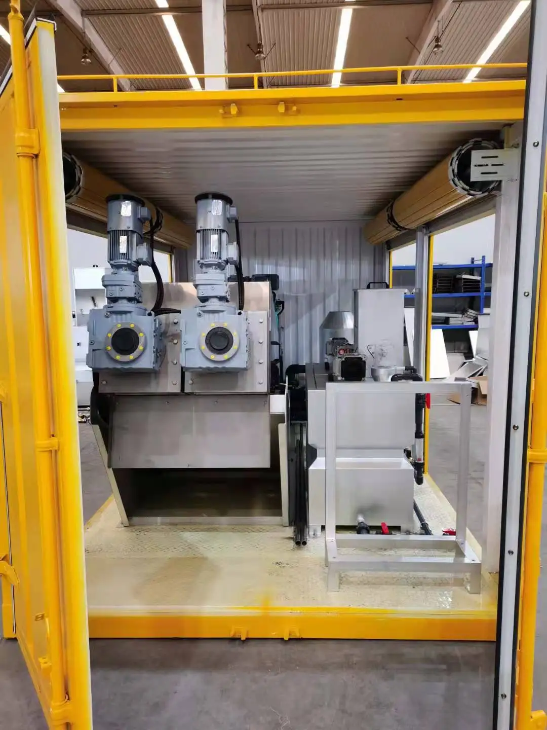 Screw Type Sludge Dewatering Machine Dewater Machine For Sewage Treatment