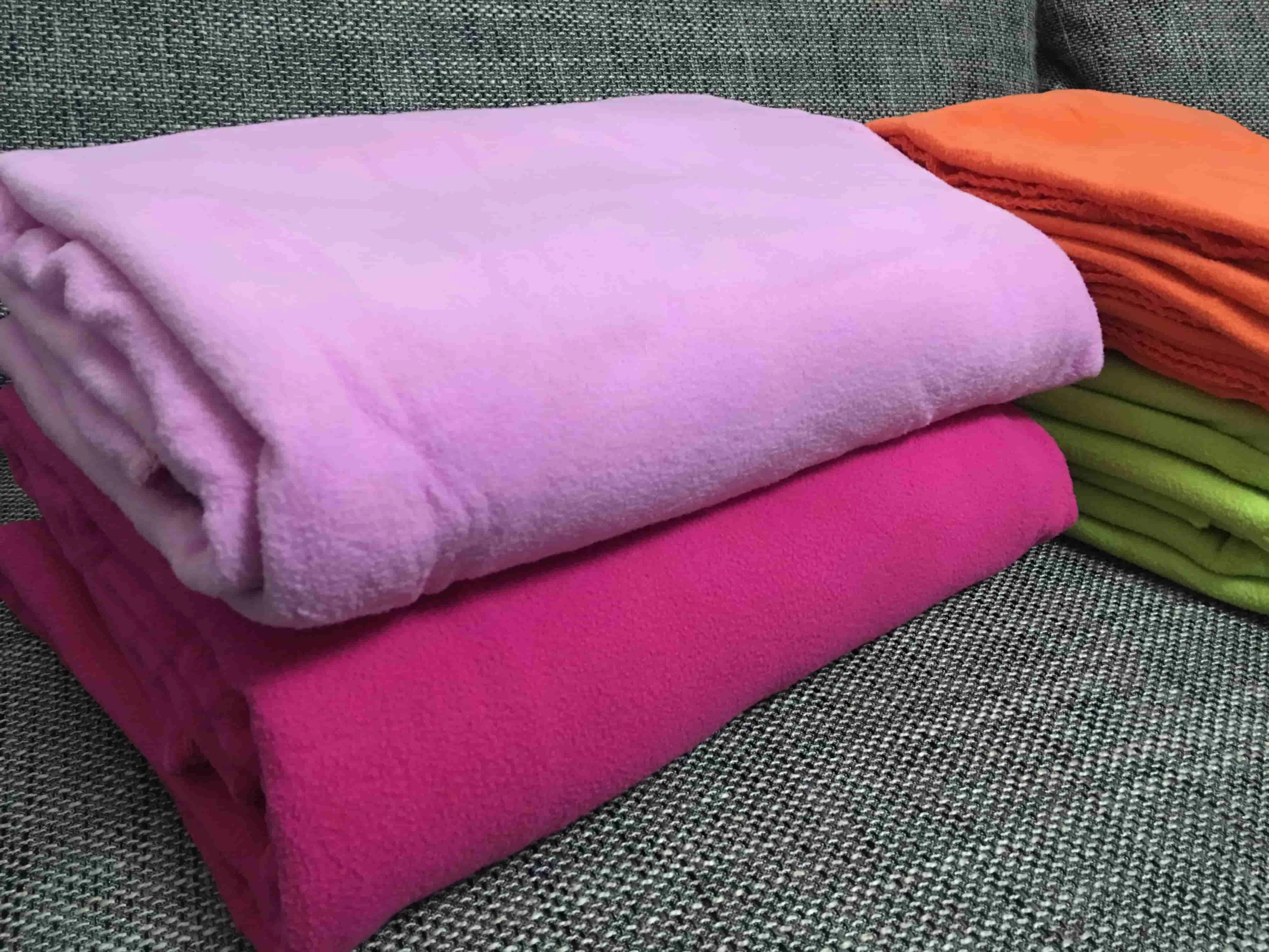 Embroider Logo Custom Color Cheap Airline Blanket