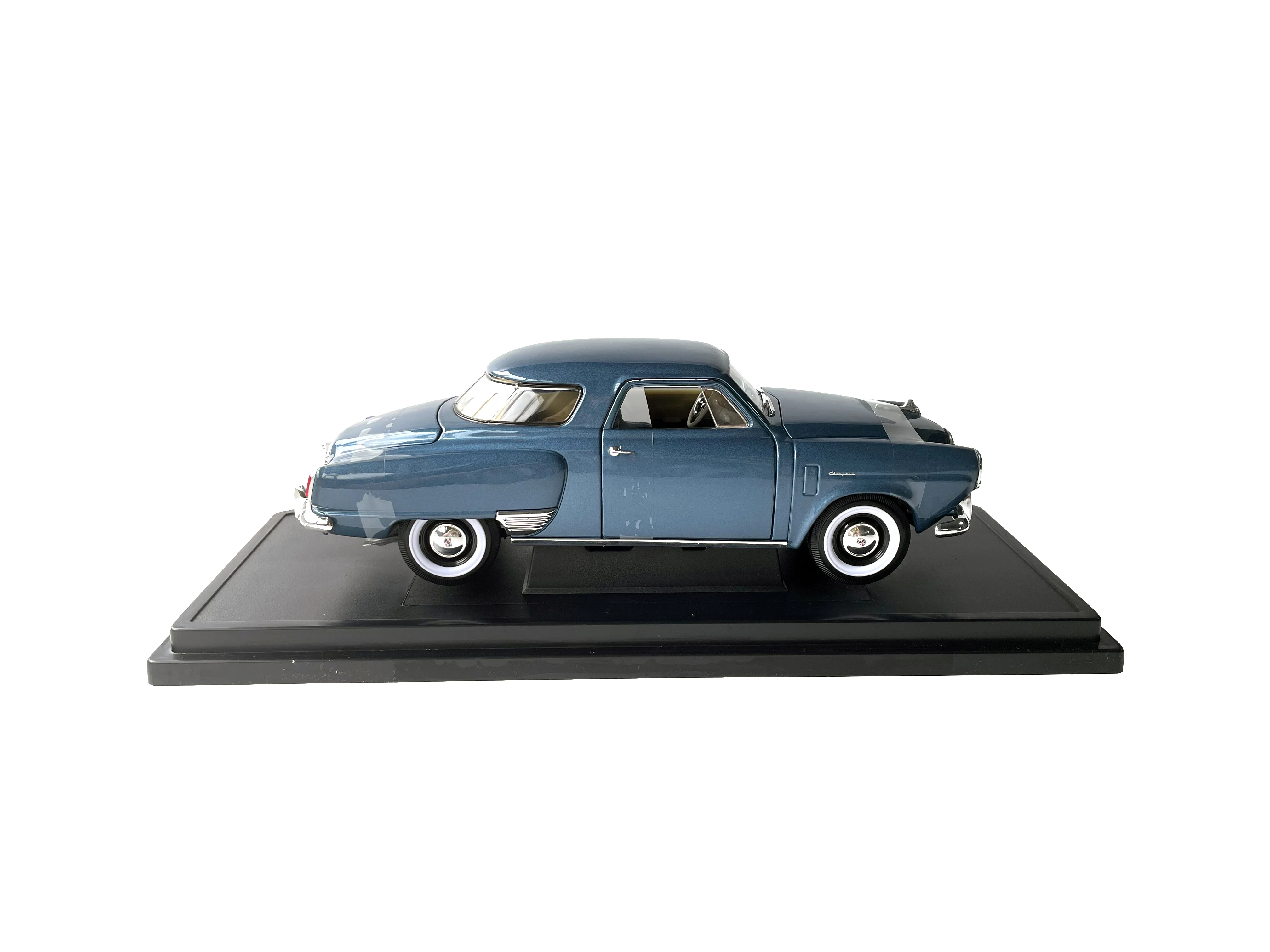 High Quality 1/18 Scale Die-Cast Zinc Alloy and Plastic 1950 Studebaker Champion Vintage Car Model Metal Toy with Stock