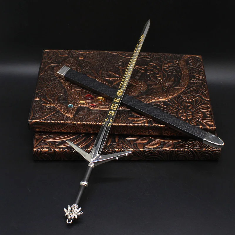 Popular plot action game wizard character Geralt exclusive equipment 30cm metal crafts big sword decorative gift props