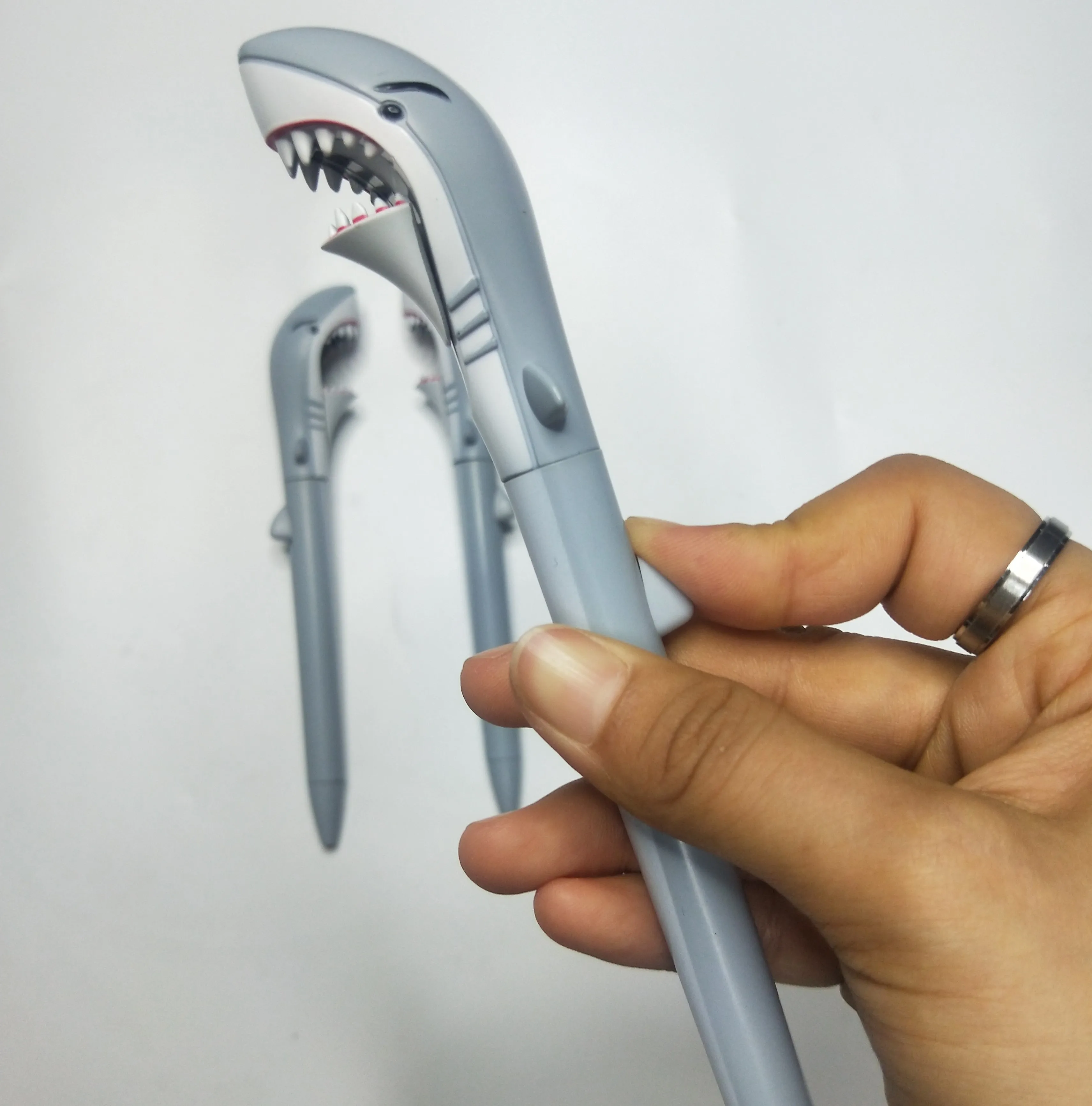 New Arrival Kids Gift Pens Toys Cute Animal Shark Fidget Pen