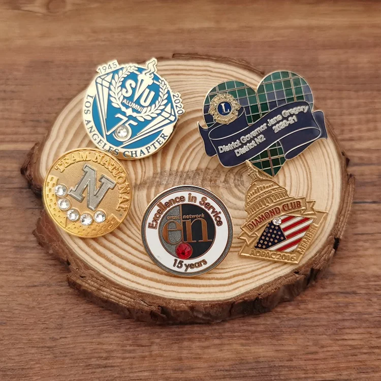 Westar Zinc Alloy Lion Club Government School Souvenir Badge Die Casting Antique Gold 3D Hard Soft Enamel Pin with Rhinestones