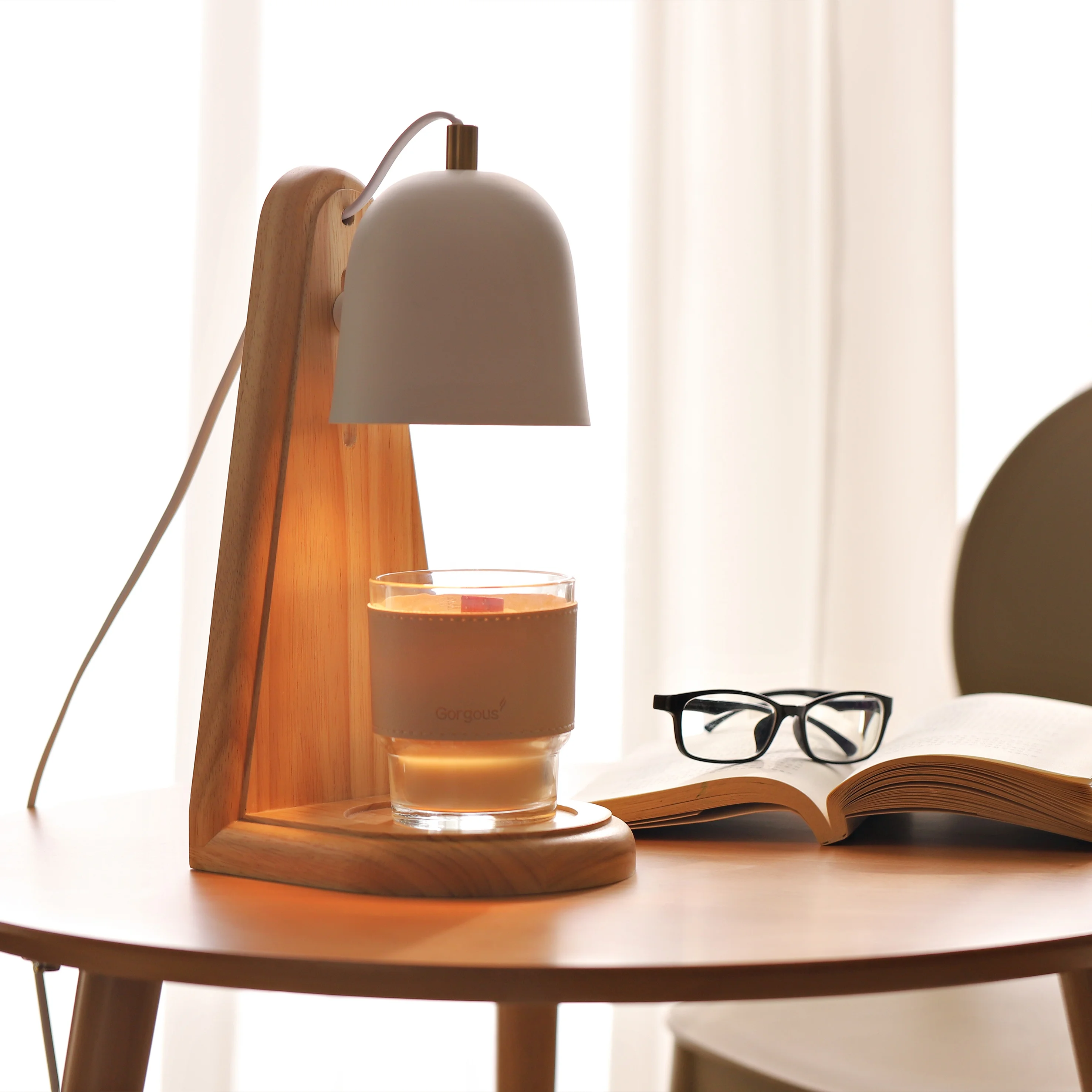 Modern and popular Style electric Candle Warmers With timer switch control 120V/220V hot-selling white lampshade incense burner