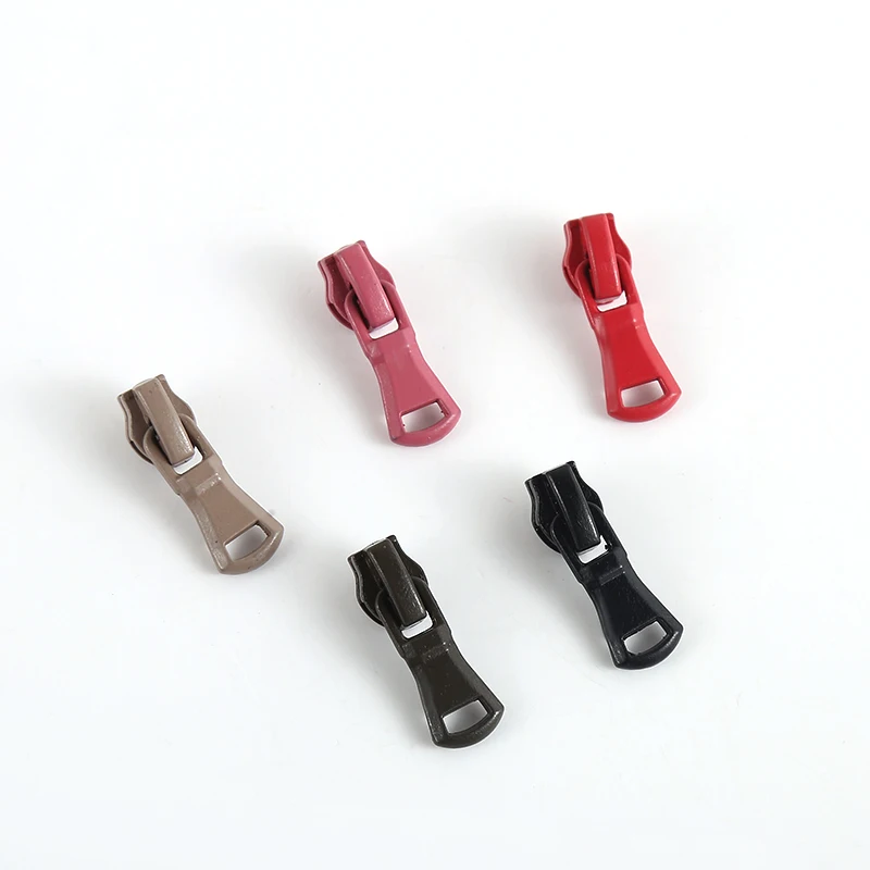 Personalized Design Custom Embossed Name Logo Fancy PVC Rubber Zipper Zip Pulls for Handbag Decorative Soft Black Bag Shoes