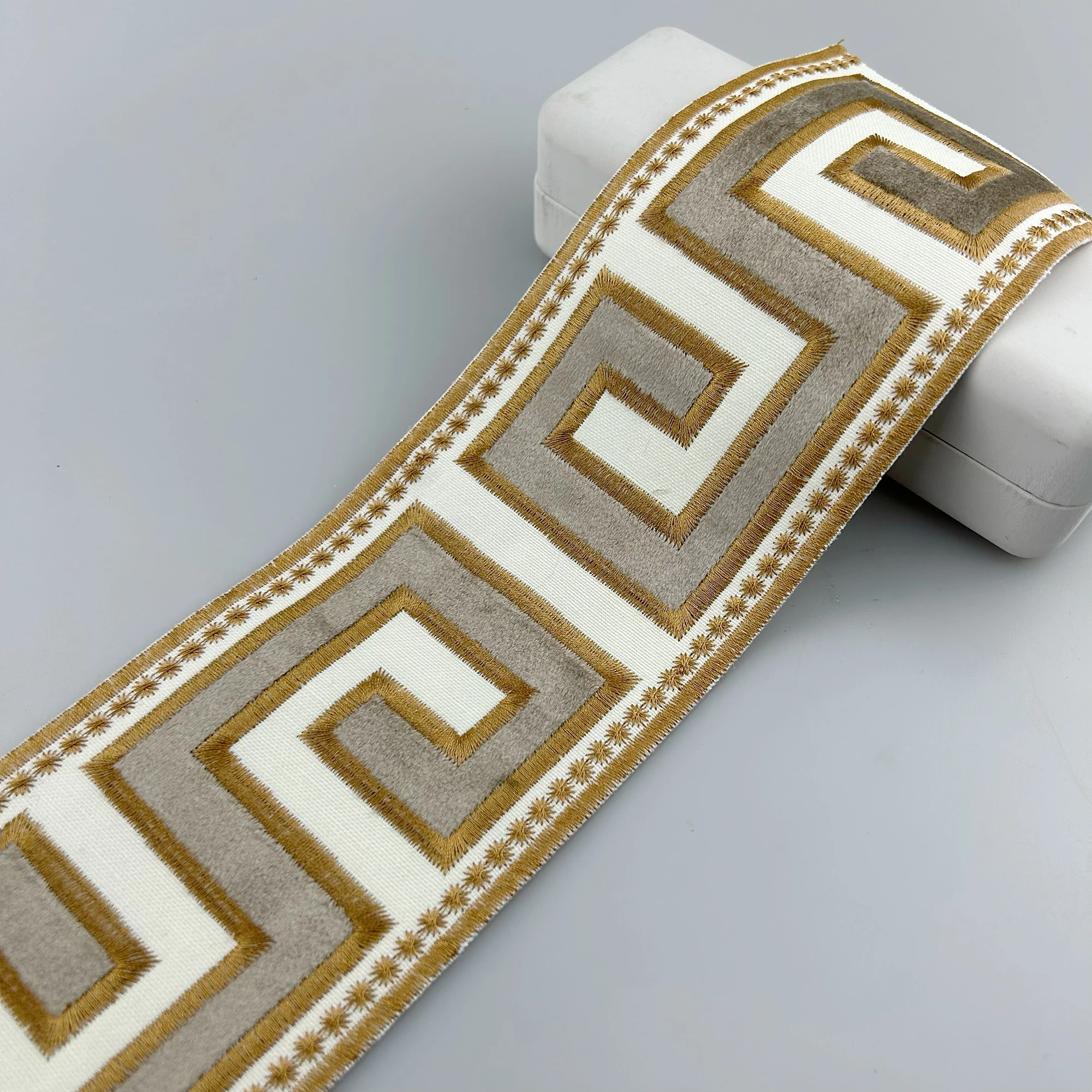 High Quality Decorative Leading Edge Velvet Fabric Ribbon Tape For Curtain Pillow Trim