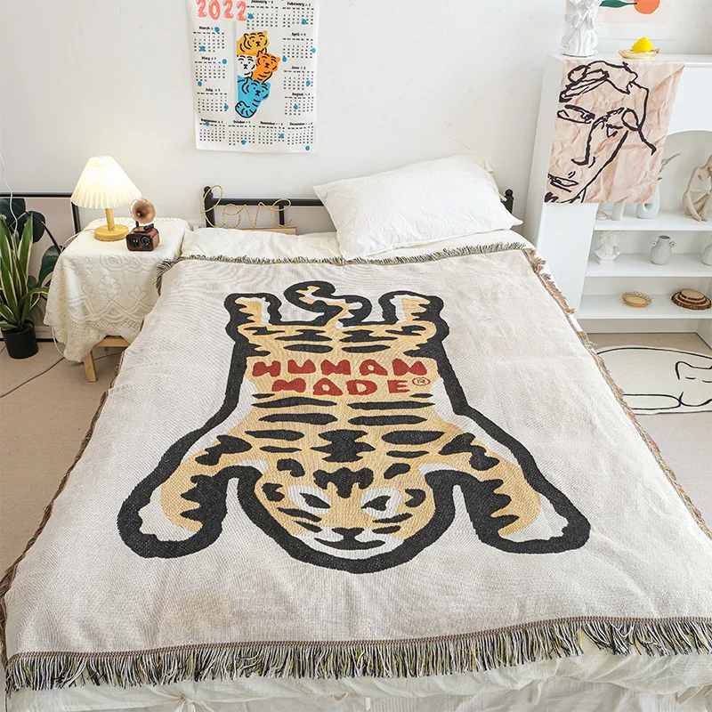 Wholesale custom throw blanket cheap cotton polyester material tapestry woven blanket with tassels