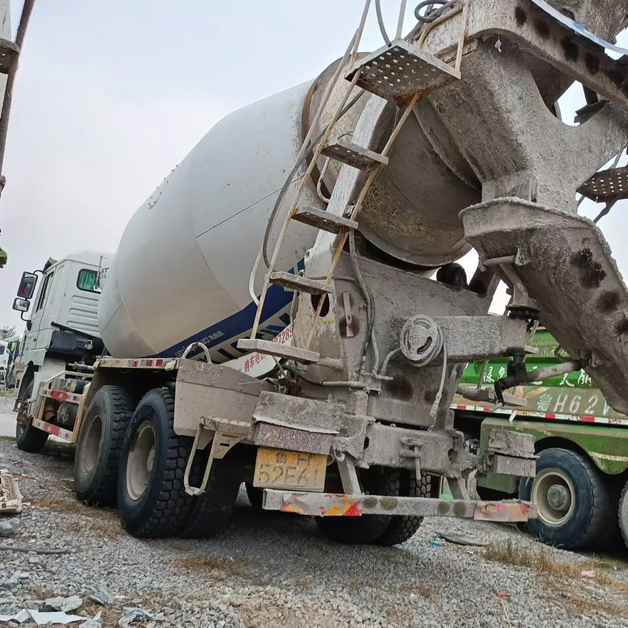 Delong 6x4 Type 10 M3 Concrete Mixer Truck Dci 420 Hp Engine E2 and E5 Lhd Mixer Truck