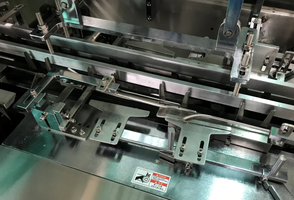 DZH-120 carton/min Capacity Automatic Carton Box Packing Machine Cartoning Machine For Plastic Bottle