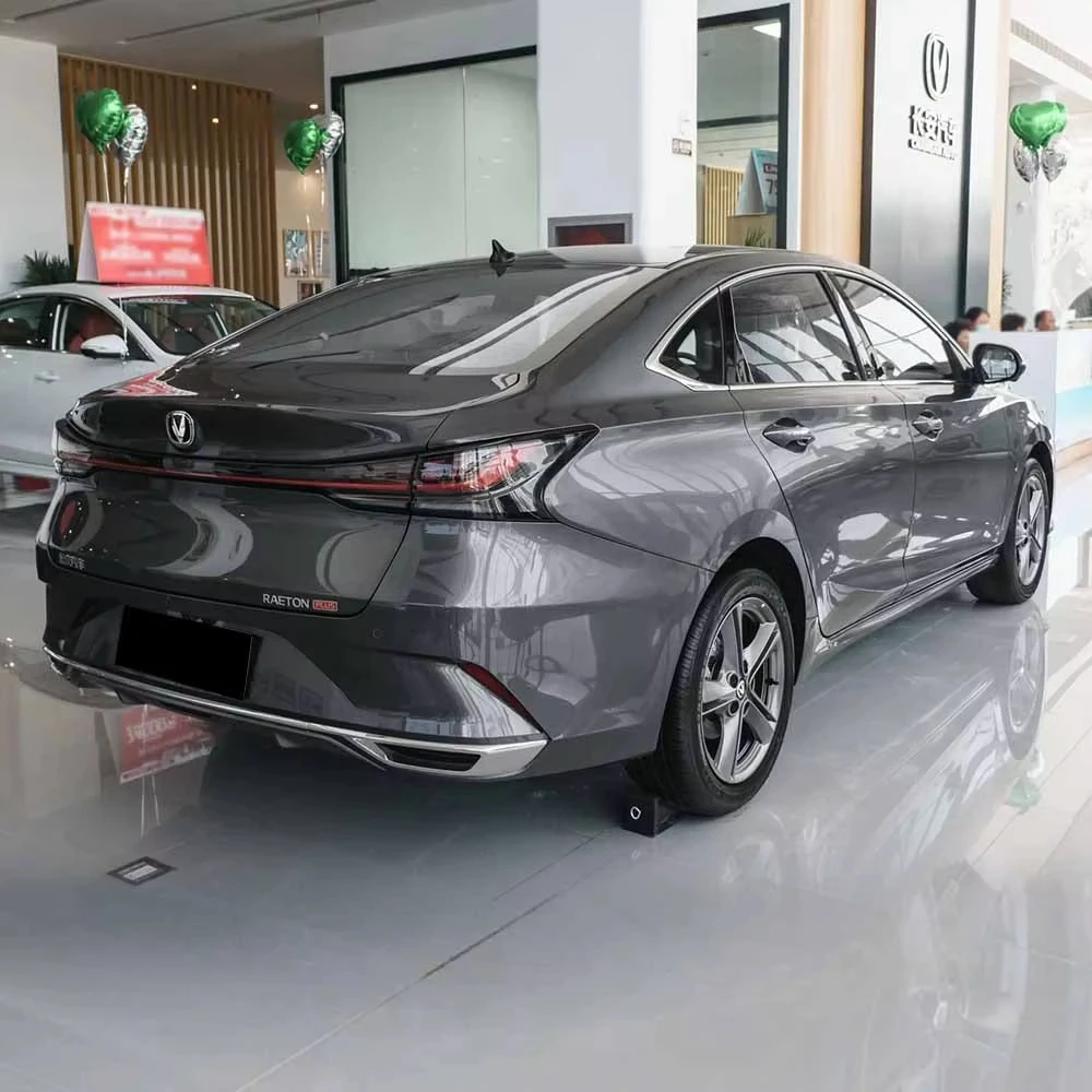 CHANGAN Car REATON PLUS Petrol Sedan Vehicles Gas Car dubai Compact Sedan low price WithGearbox