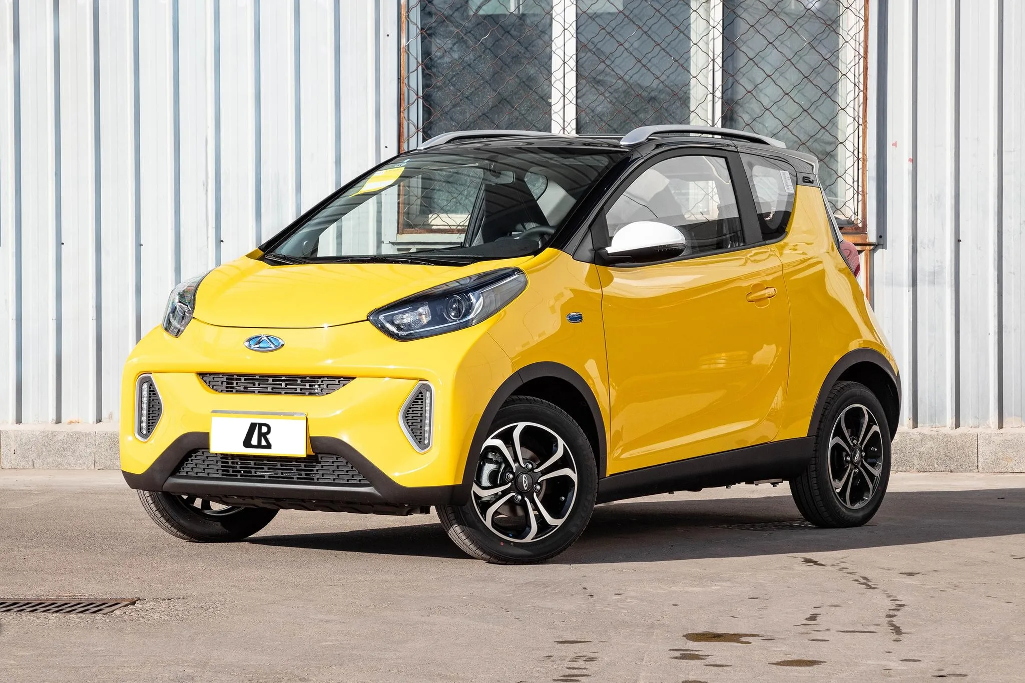 QiRui Mini Ev 100km/h Lithium Battery Smart Car Mini 2022 High Speed Electric New Car