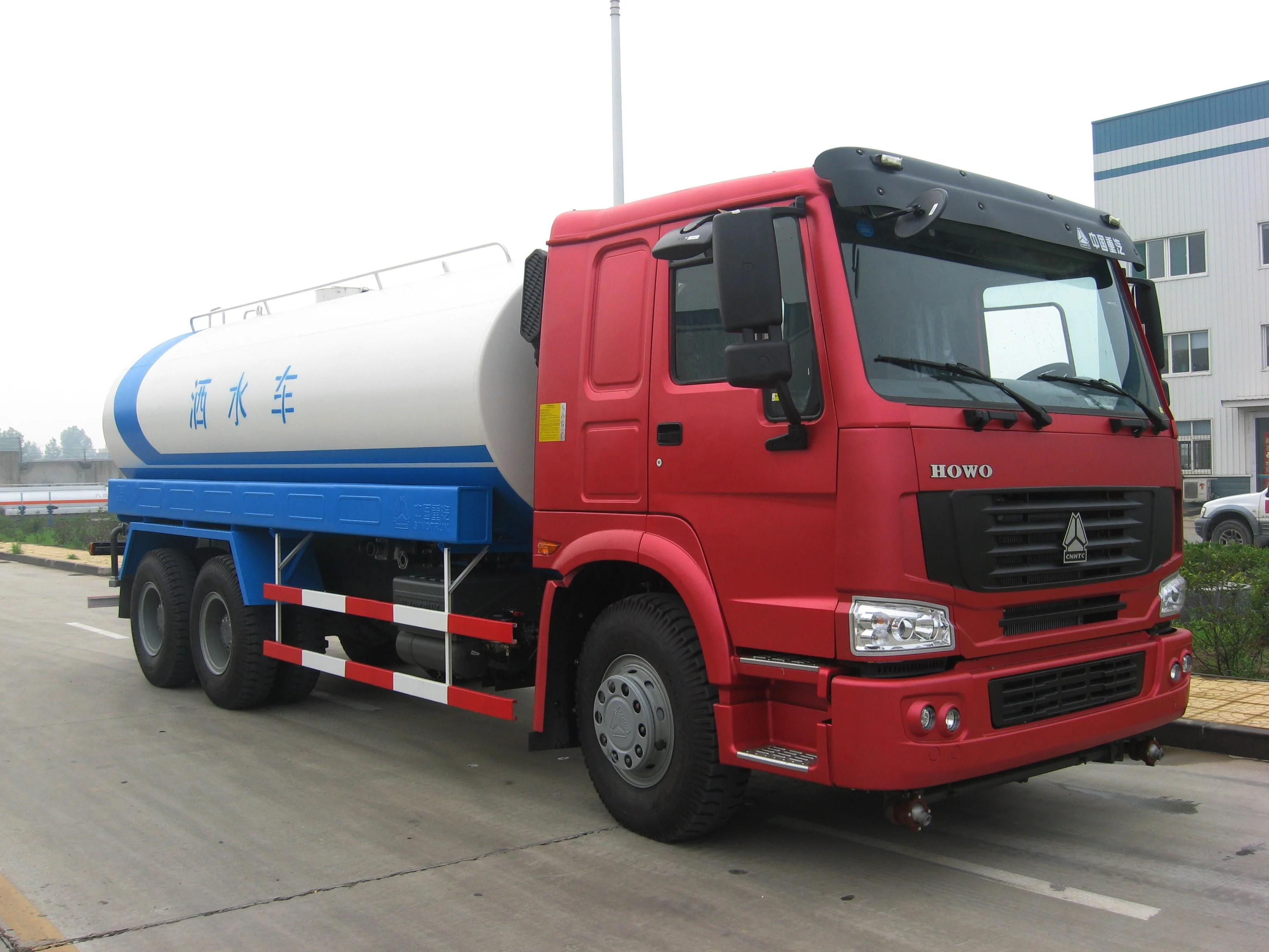 SINOTRUK HOWO 20- 30m3 30000 литров большой разбрызгиватель воды грузовик