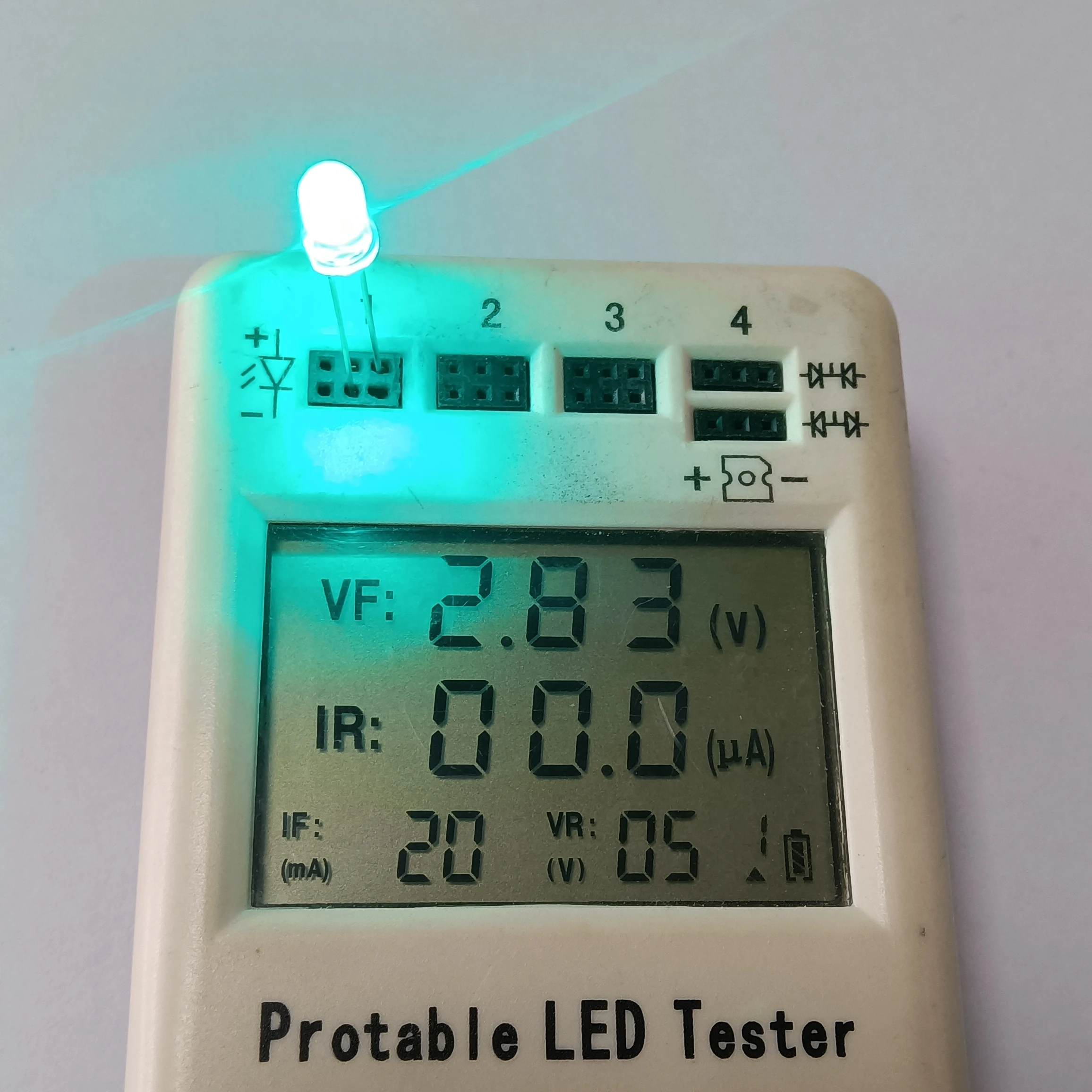 Высококачественные светофоры Juhong с сквозным отверстием 30 градусов 5 мм зеленые светодиод 500 нм длина волны супер яркий для светофора бесплатные образцы
