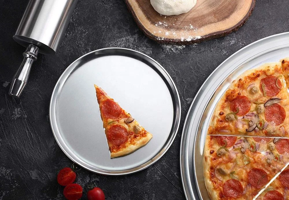 New Star Foodservice Pizza Pan/Tray, Wide Rim, Aluminum, 16 Inch