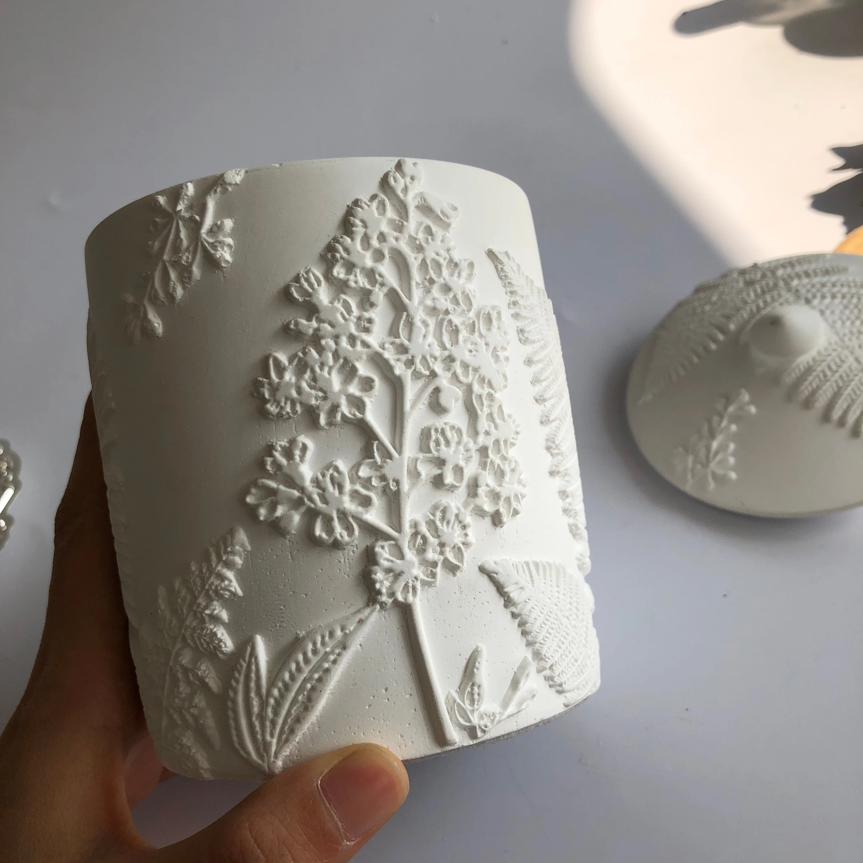 Wholesale Carved Flower Gypsum Scented Candle Natural Soy Wax Home Aroma Candle Gypsum Jar Bottle Scented Candle for Decor