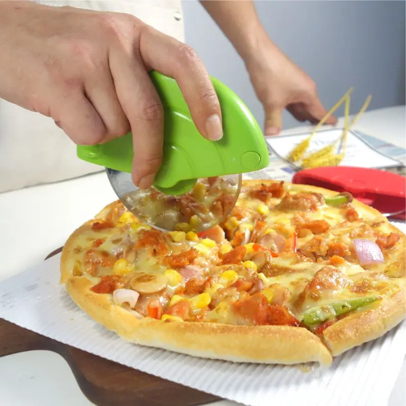 Hot Sale Food Grade High Quality Round Pizza Cutter Wheel With Protective Safety Blade Cover Guard