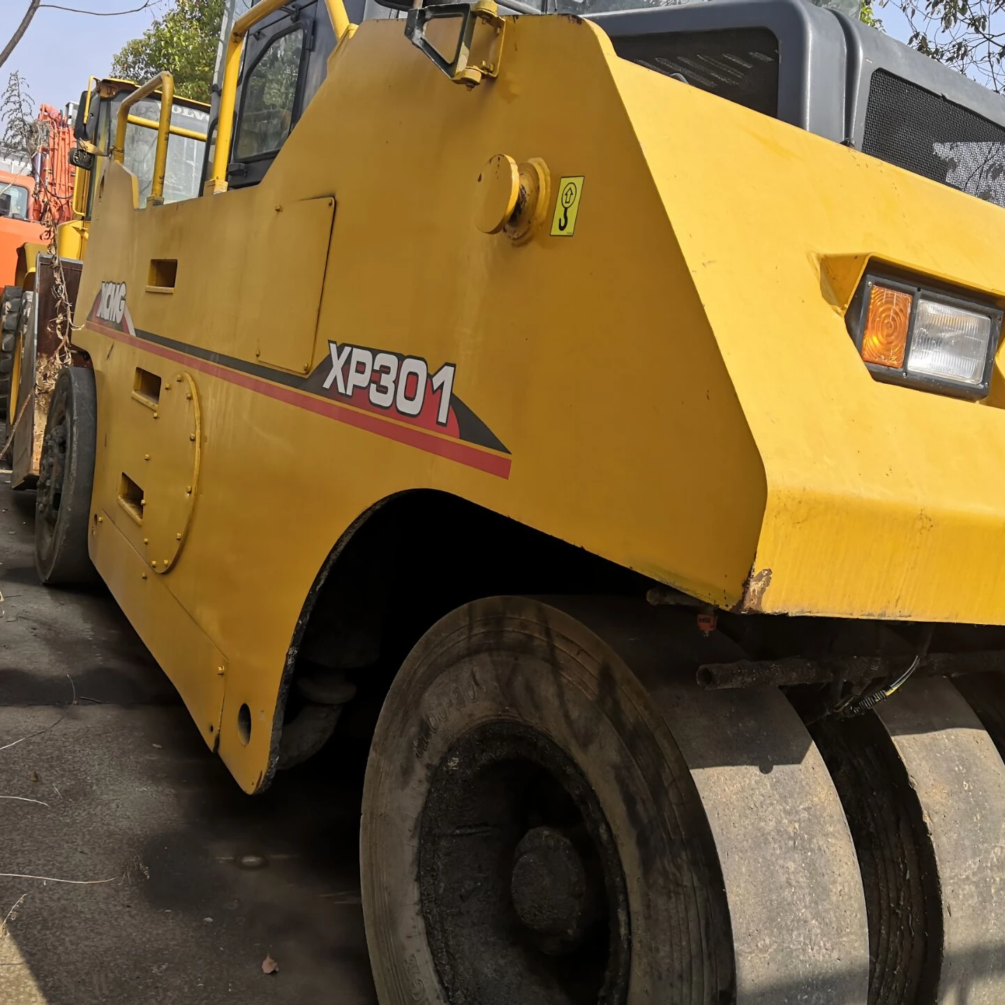 used second hand 30ton XCMGG XP301 ROAD ROLLER/ compactor/TYRED ROLLER/CONSTRUCTION MACHINES