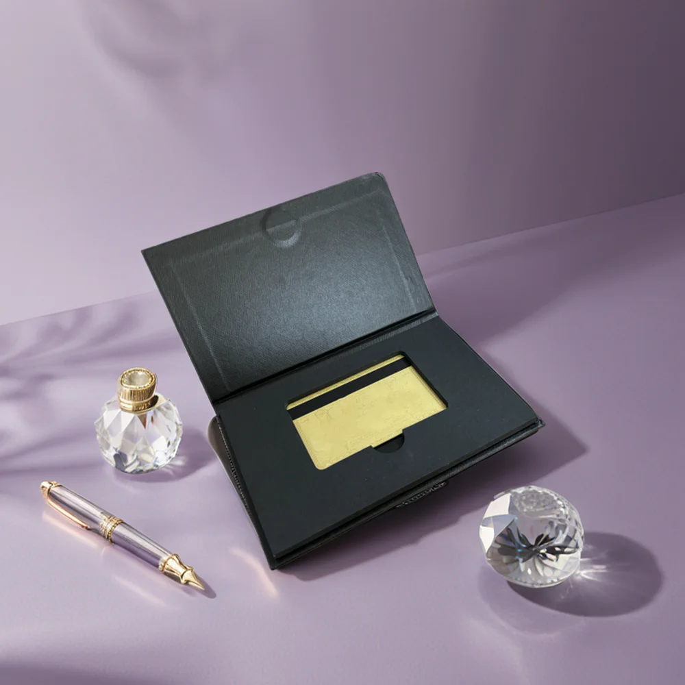 High-End Custom Logo Fancy Paper Card Case Hot Stamp or Silk Screen High Quality Box for VIP Credit Card Gift Membership