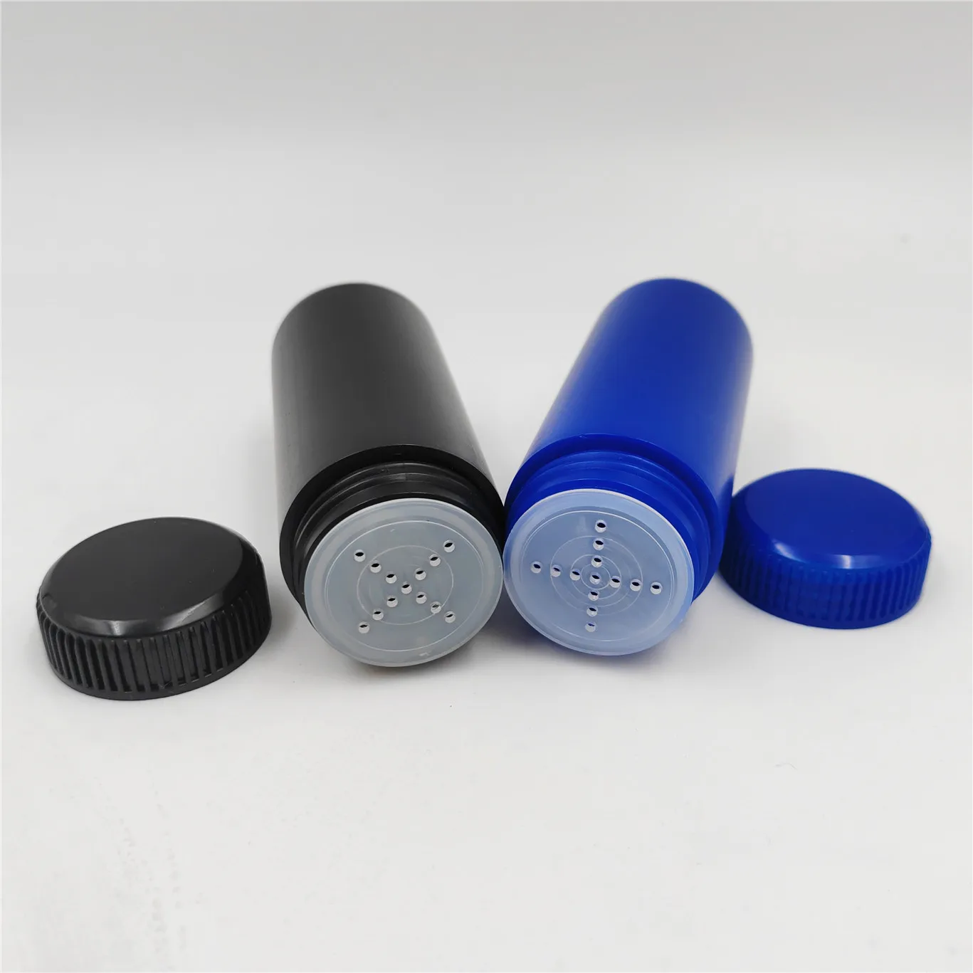 60ml Black White Blue Color Plastic Bottle With Sifter And Cap Dry Powder Dispenser Bottle 2oz Plastic Baby Talcum Powder Bottle