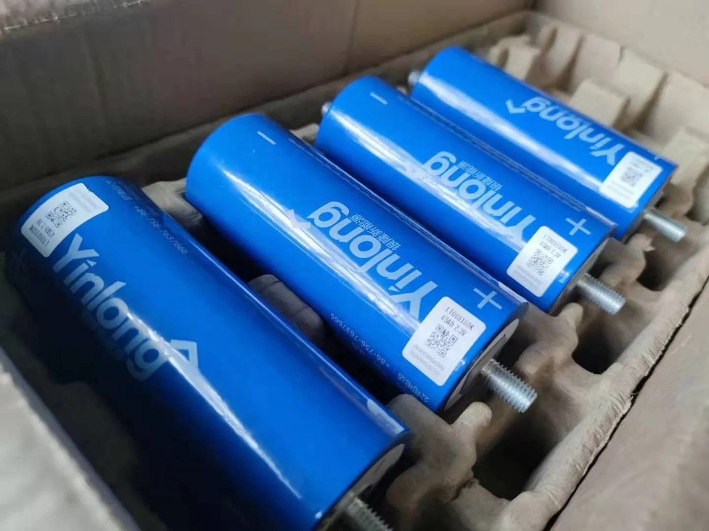 Original Brand New Yinlong 2.3V 35Ah 40Ah 45Ah Cylindrical Lithium Titanate LTO 66160F 66160H 66160K 35Ah 40Ah 45Ah Battery pack